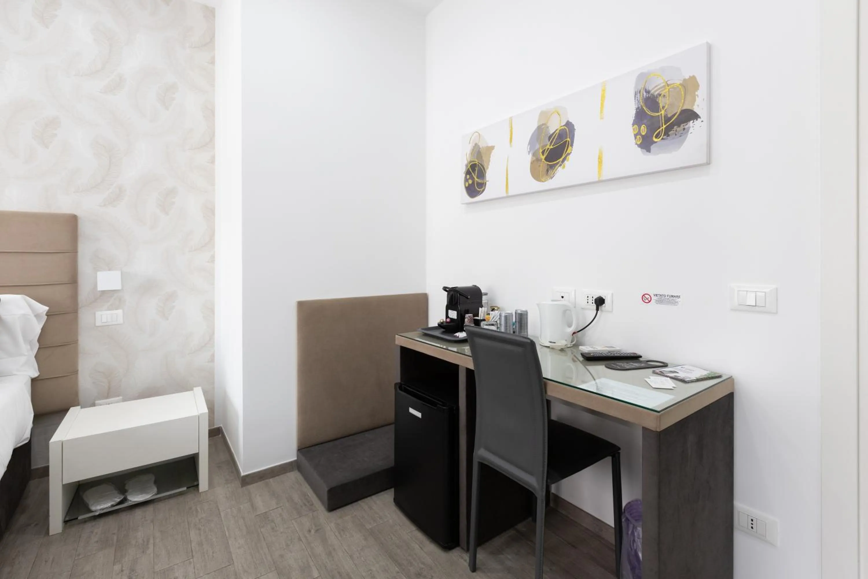 Coffee/tea facilities, Bed in 247 Luxury Rooms Trastevere