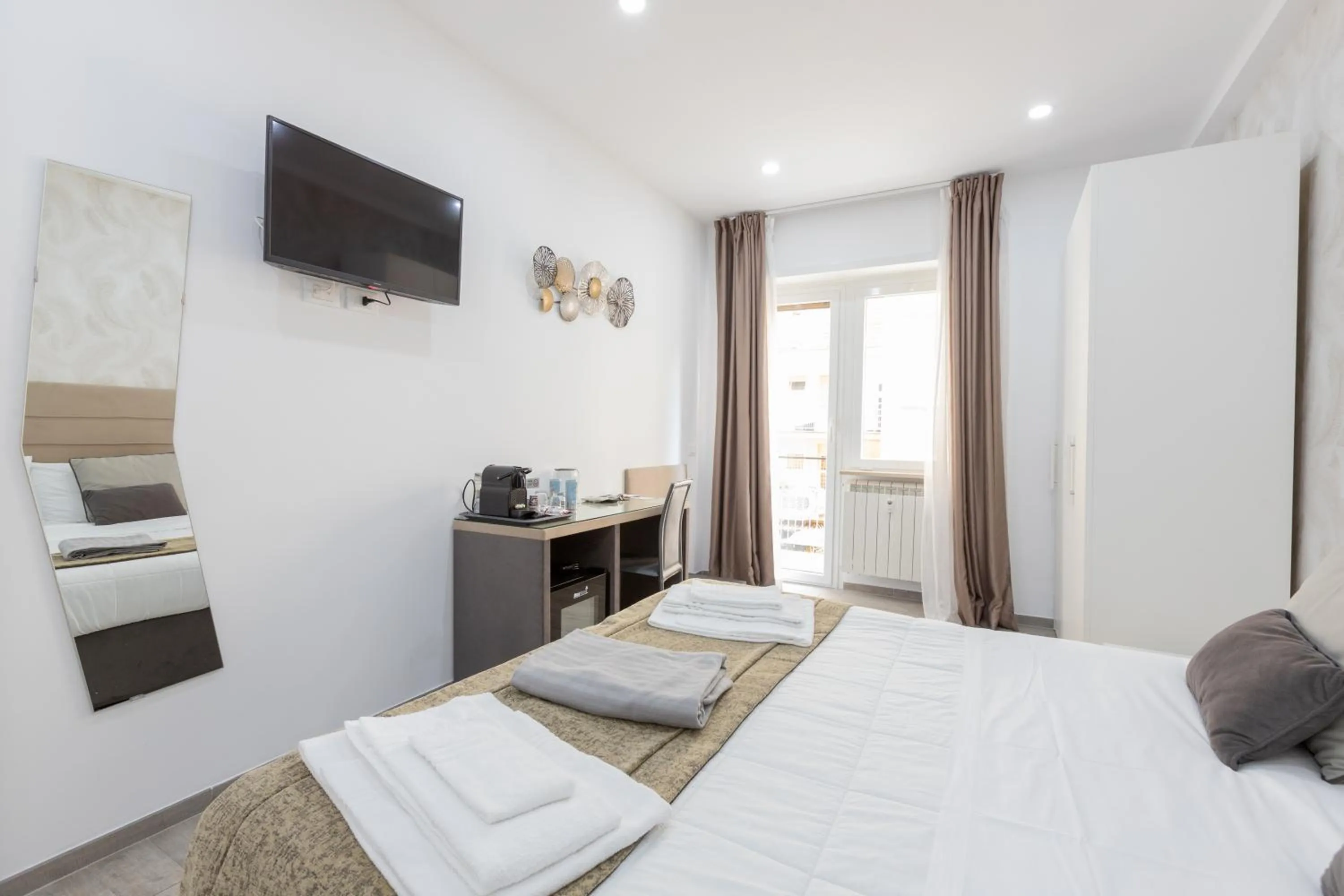 Bed in 247 Luxury Rooms Trastevere