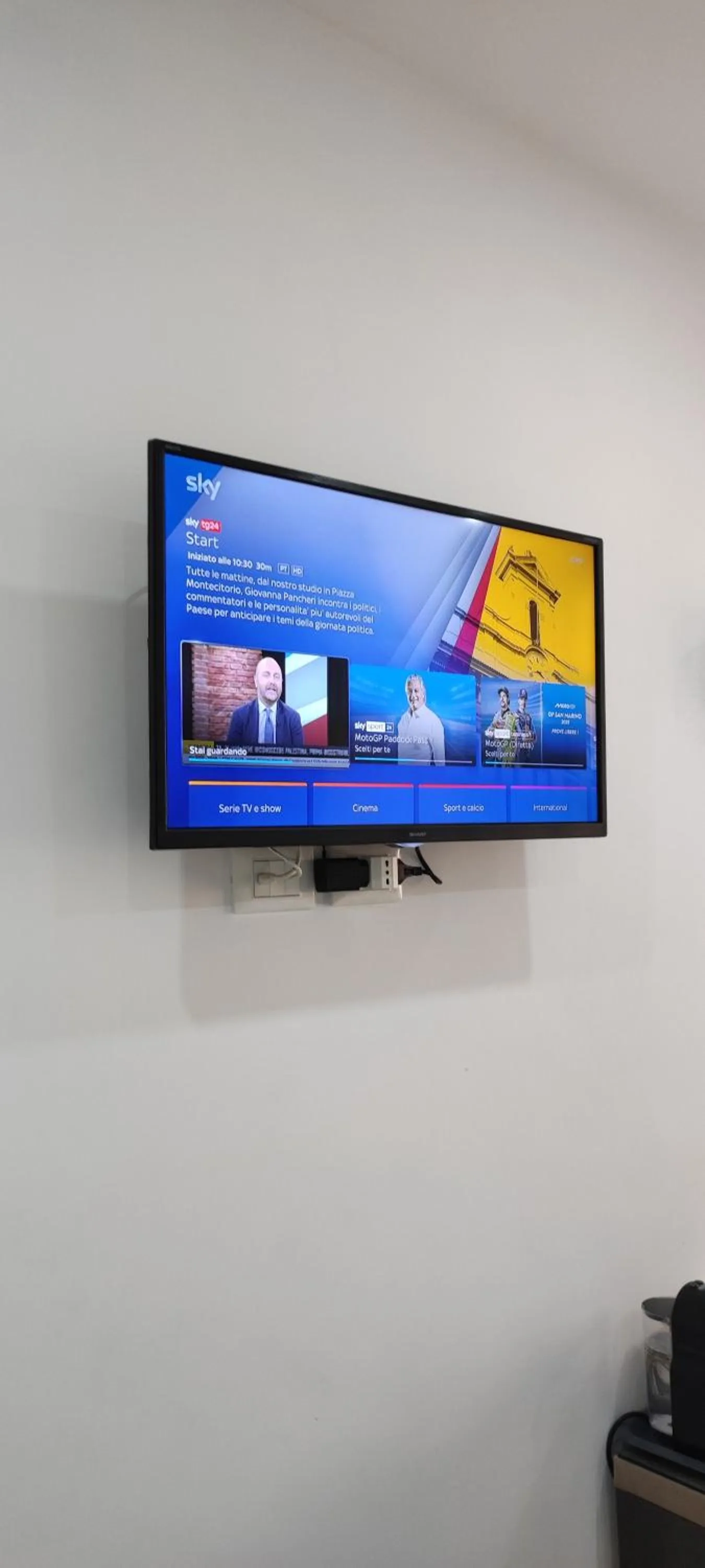 TV and multimedia in 247 Luxury Rooms Trastevere