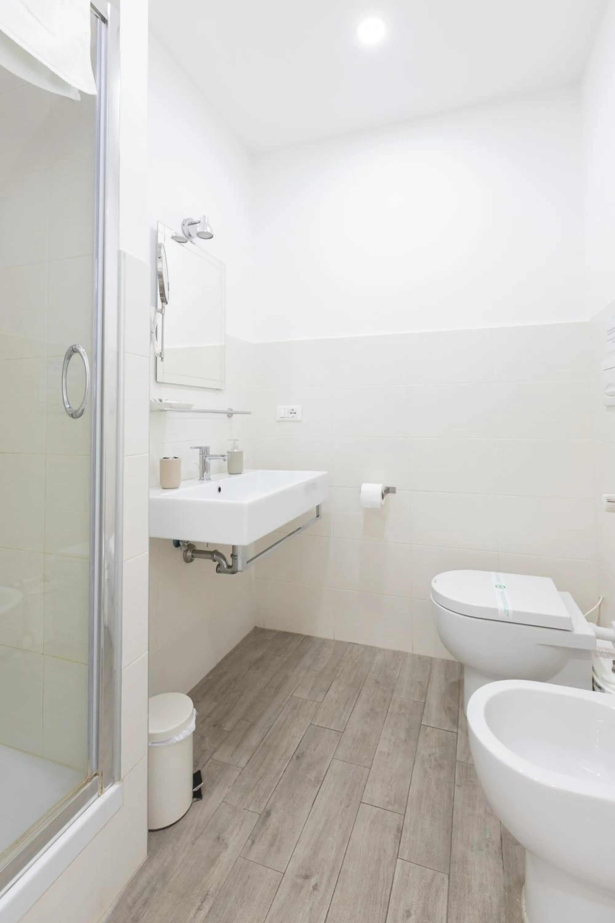 Shower in 247 Luxury Rooms Trastevere