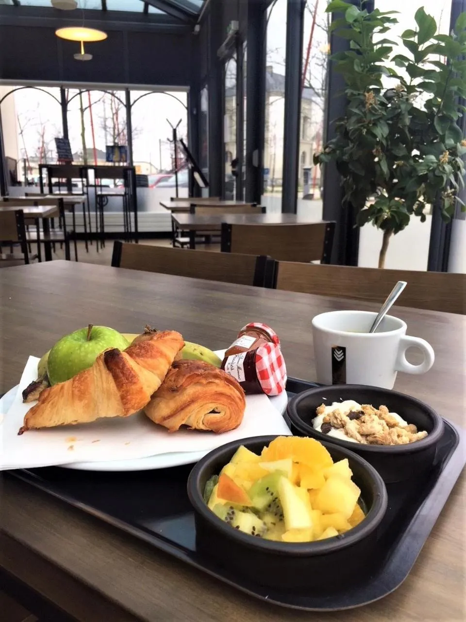 Food and drinks in Hôtel de la Gare - Restaurant Bistro Quai