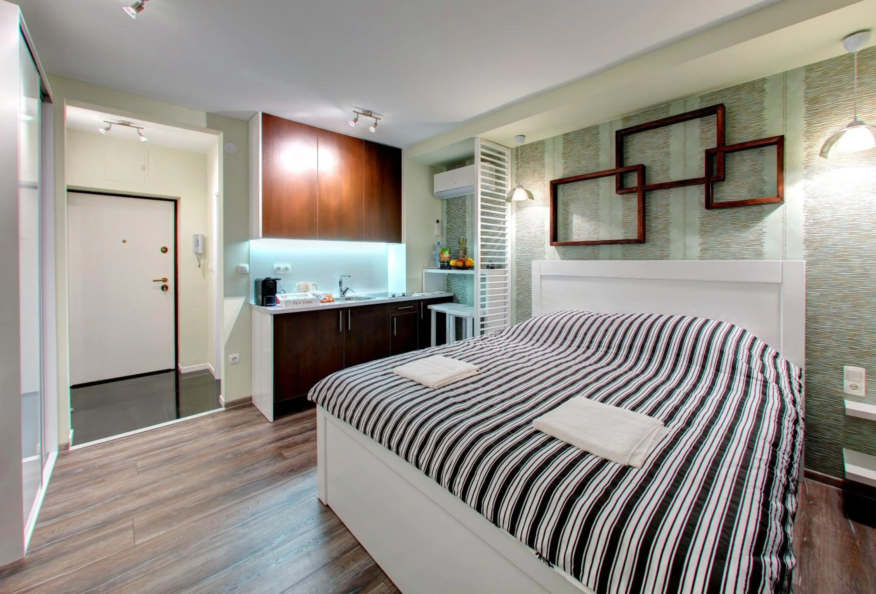 Kitchen or kitchenette, Bed in Luxury Studio Yasmine