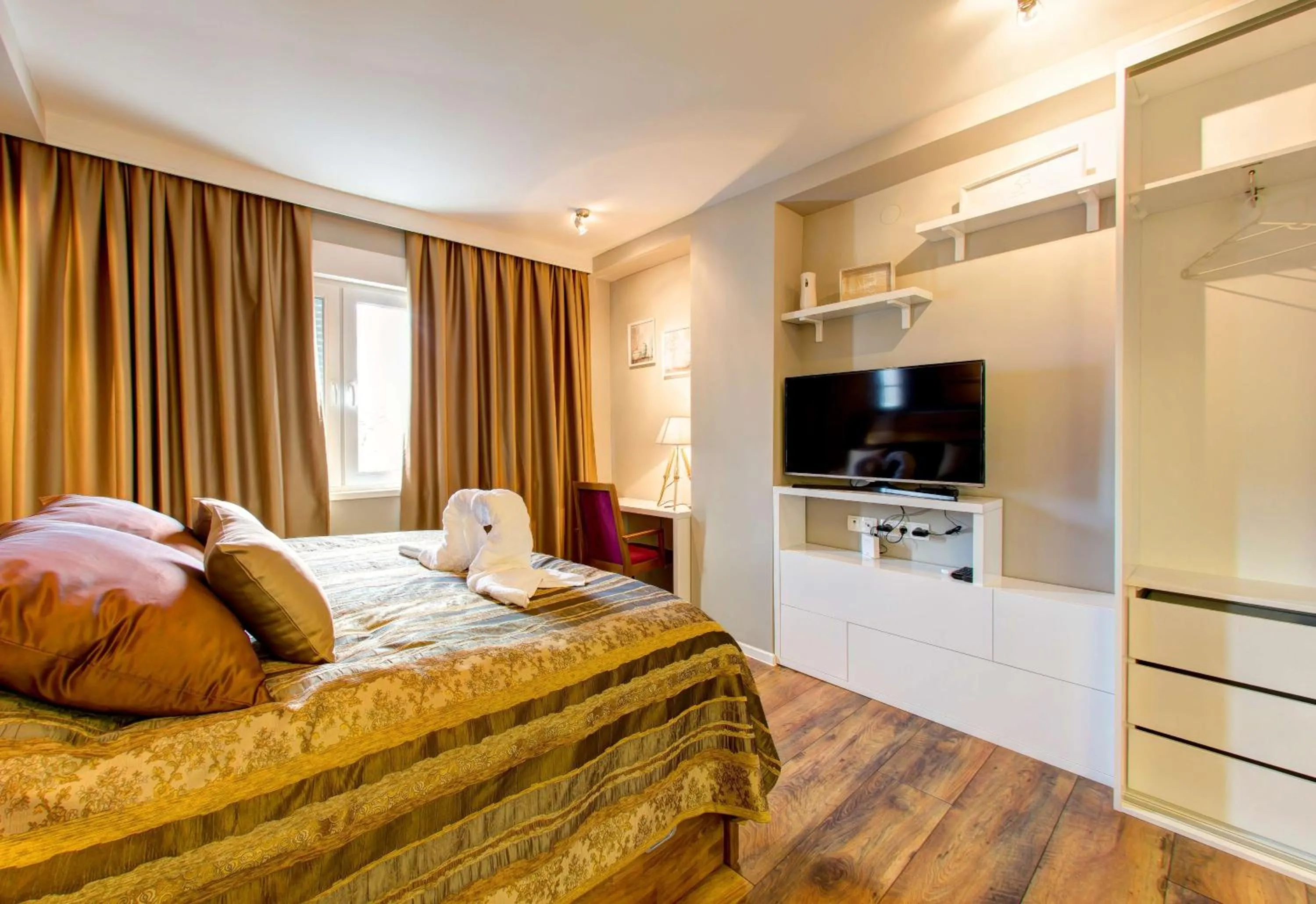 Bed in Luxury Studio Yasmine