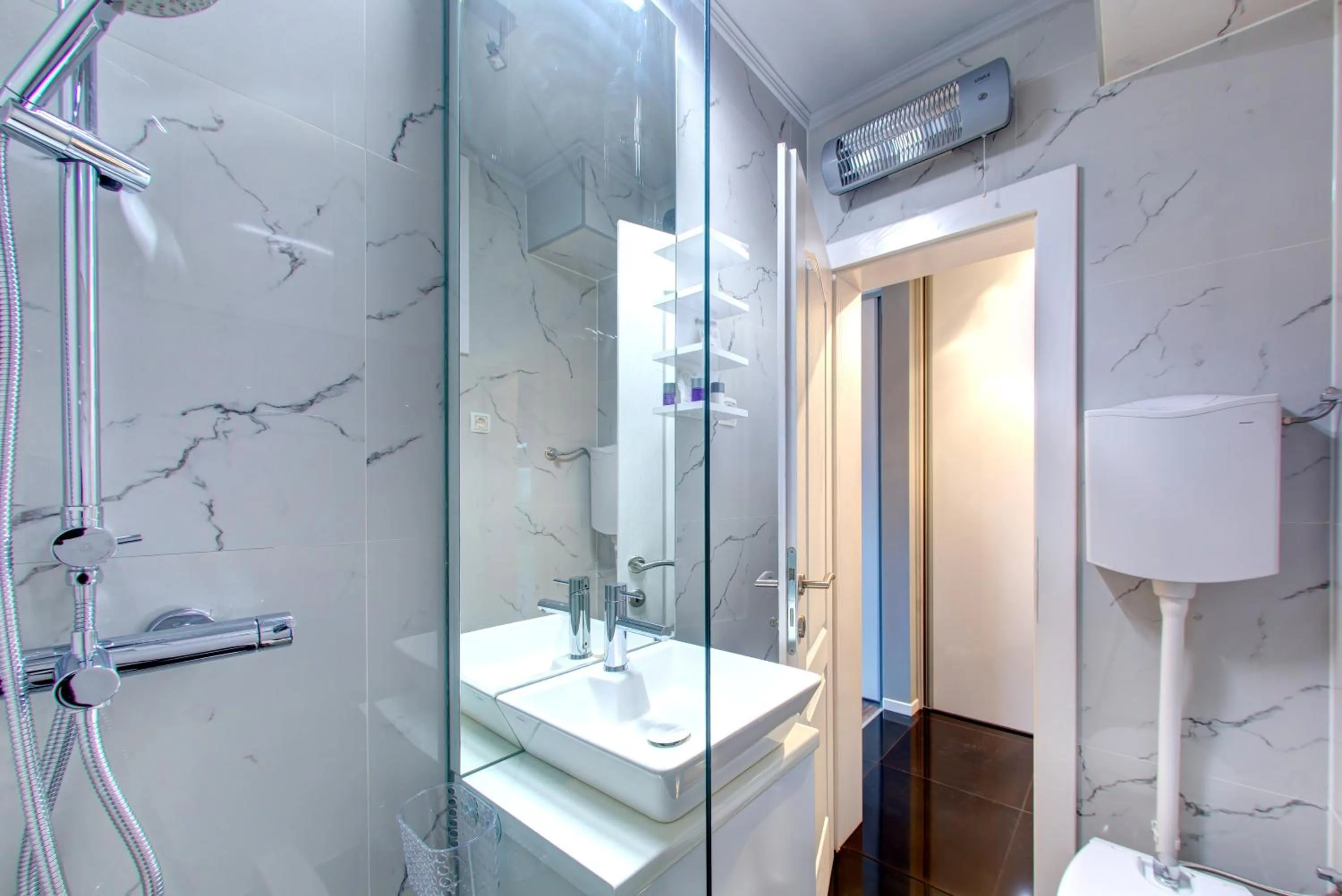 Bathroom in Luxury Studio Yasmine