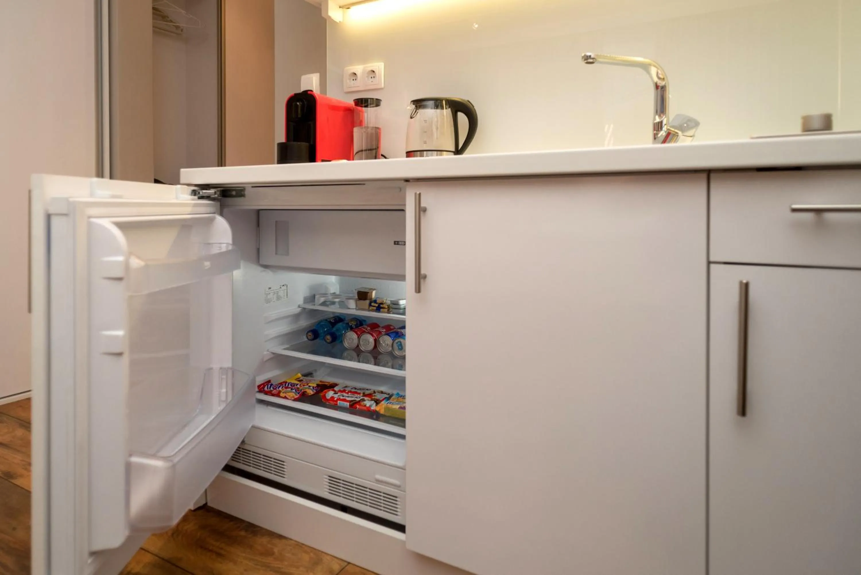 Coffee/tea facilities in Luxury Studio Yasmine