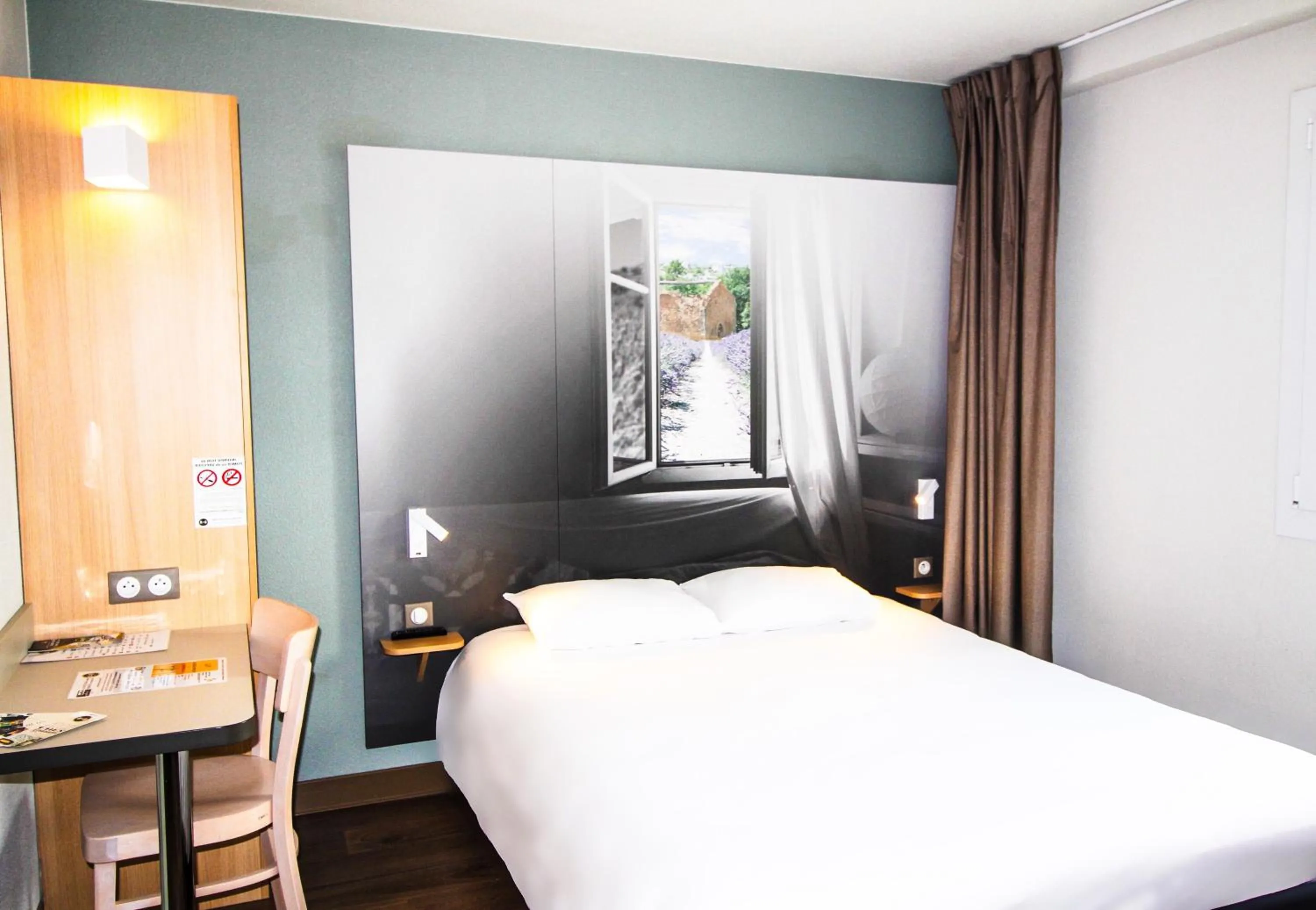 Bed in B&B HOTEL Valence TGV Romans