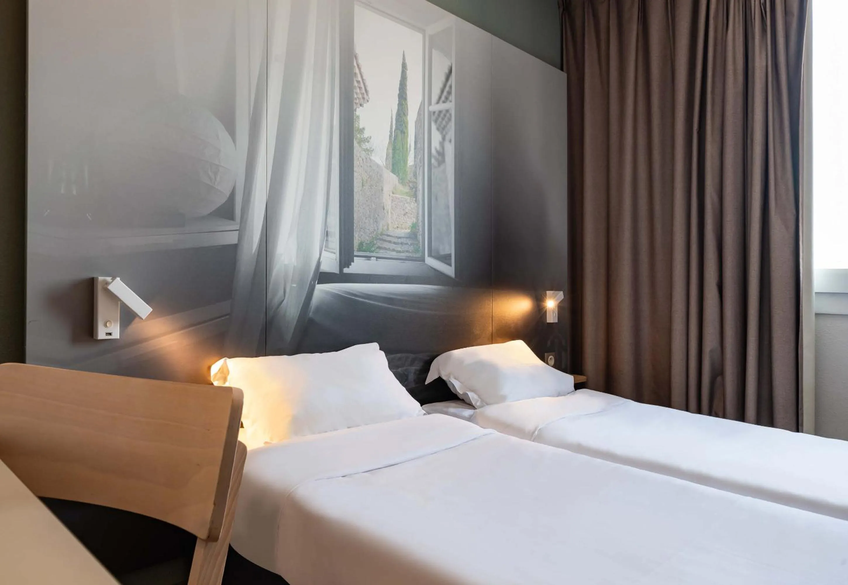 Bedroom, Bed in B&B HOTEL Valence TGV Romans