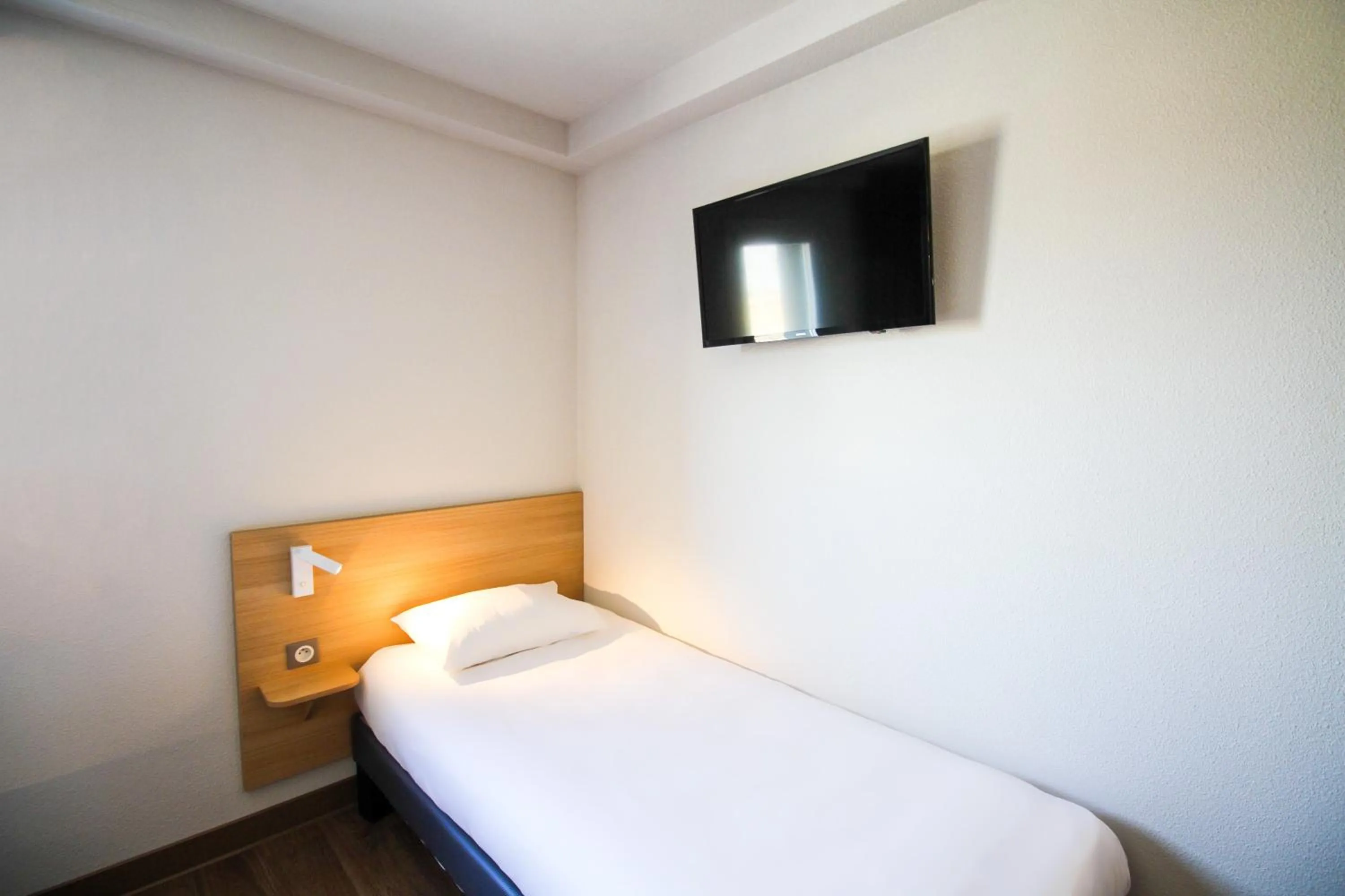 Bed in B&B HOTEL Valence TGV Romans