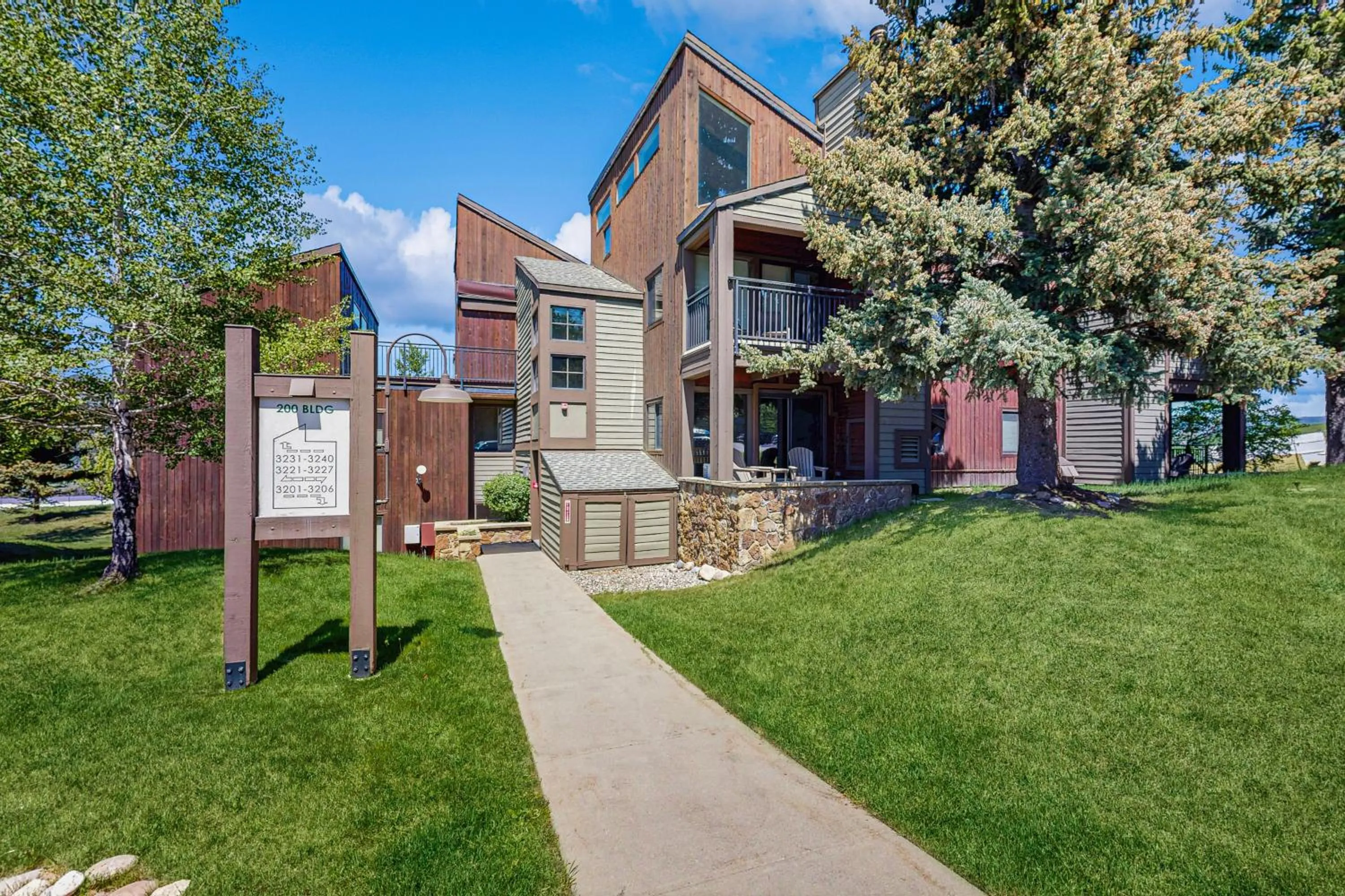 Emerald Views at the West