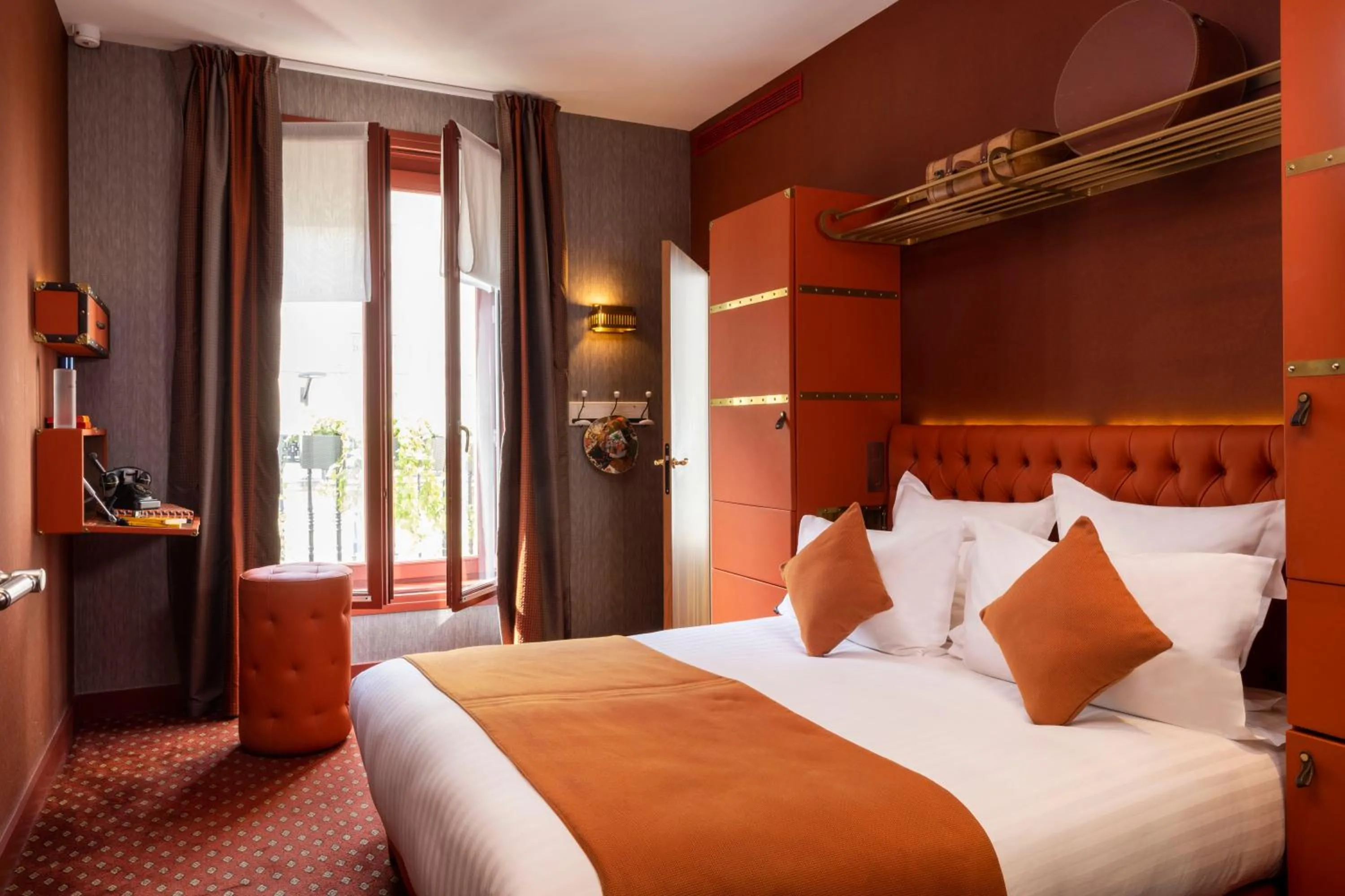 Bed in Hotel Whistler - Gare du Nord