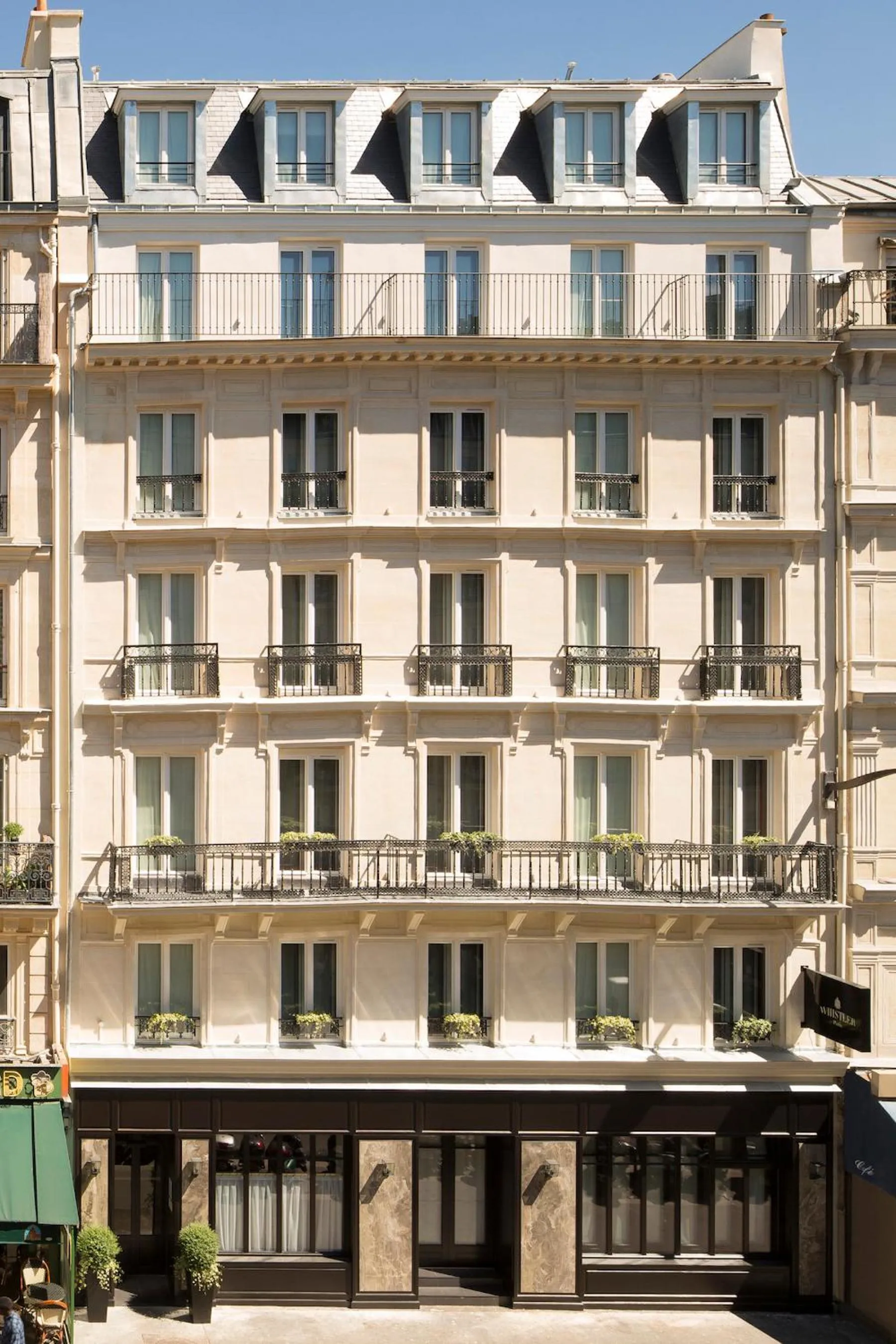 Facade/entrance in Hotel Whistler - Gare du Nord