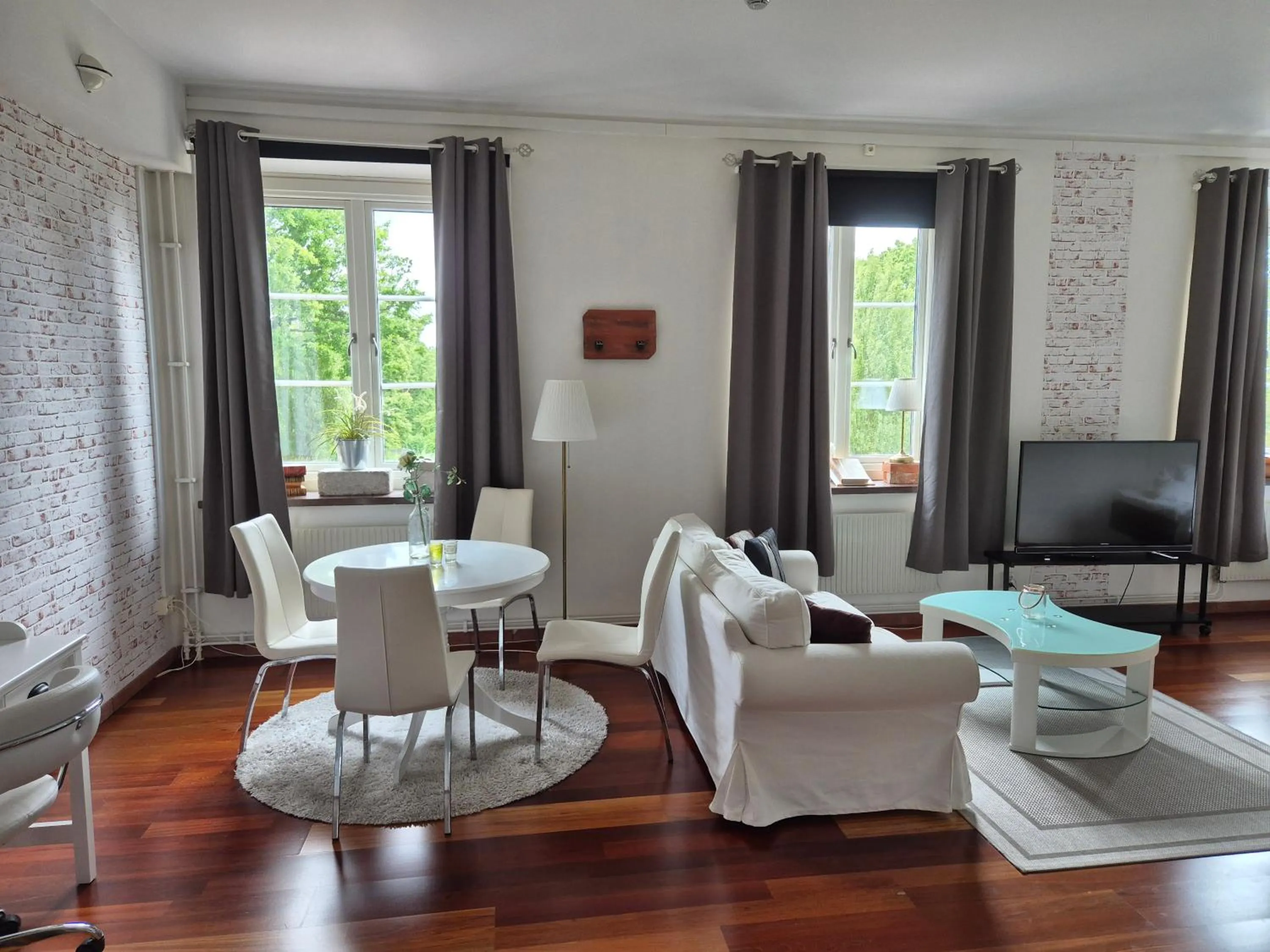 Property building in Hotel New Bed