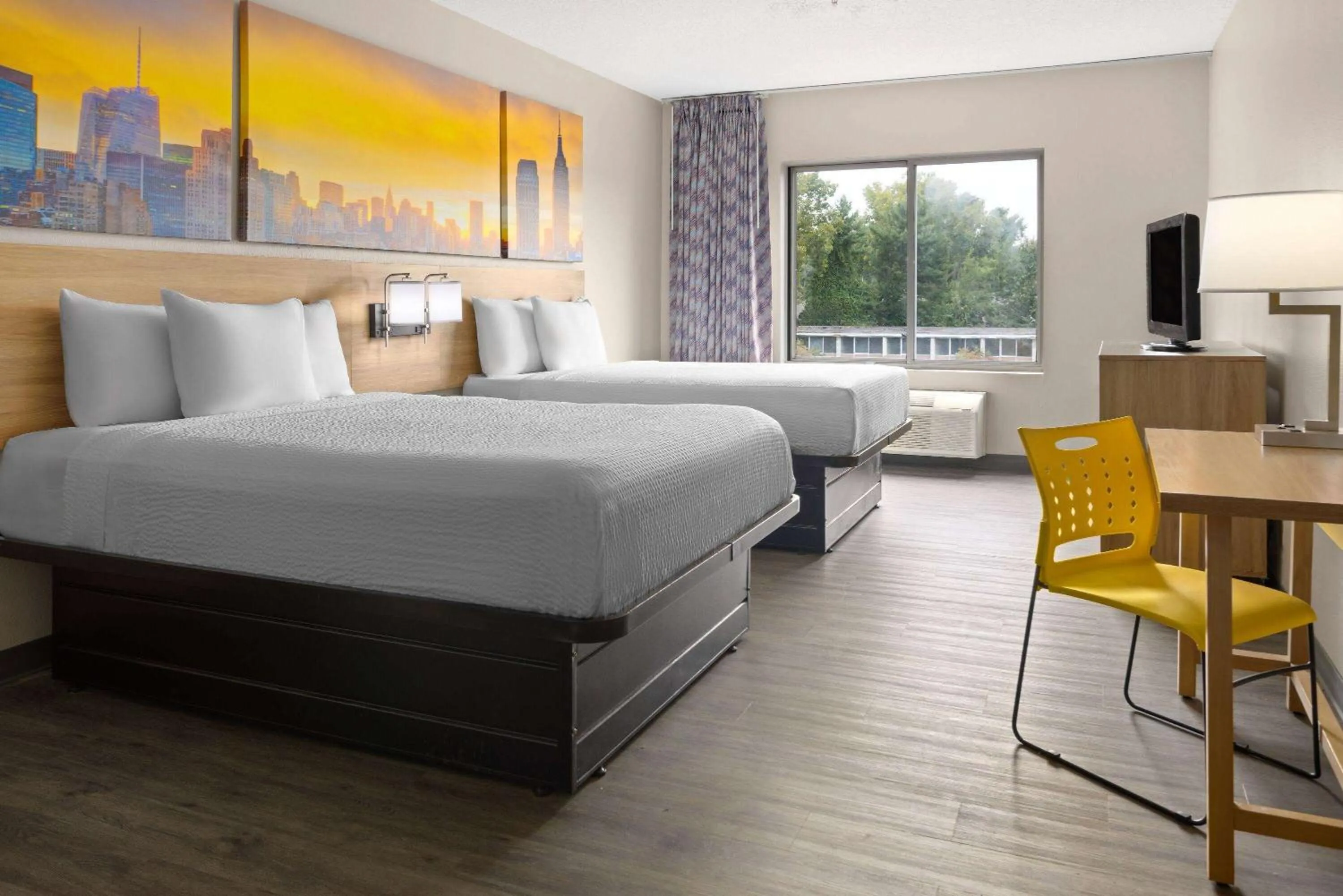 Photo of the whole room, Bed in Days Inn & Suites by Wyndham Albany