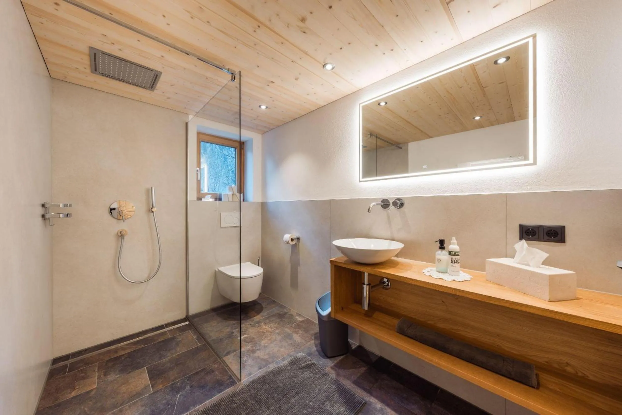 Shower in Ferienhaus Bergfrieden