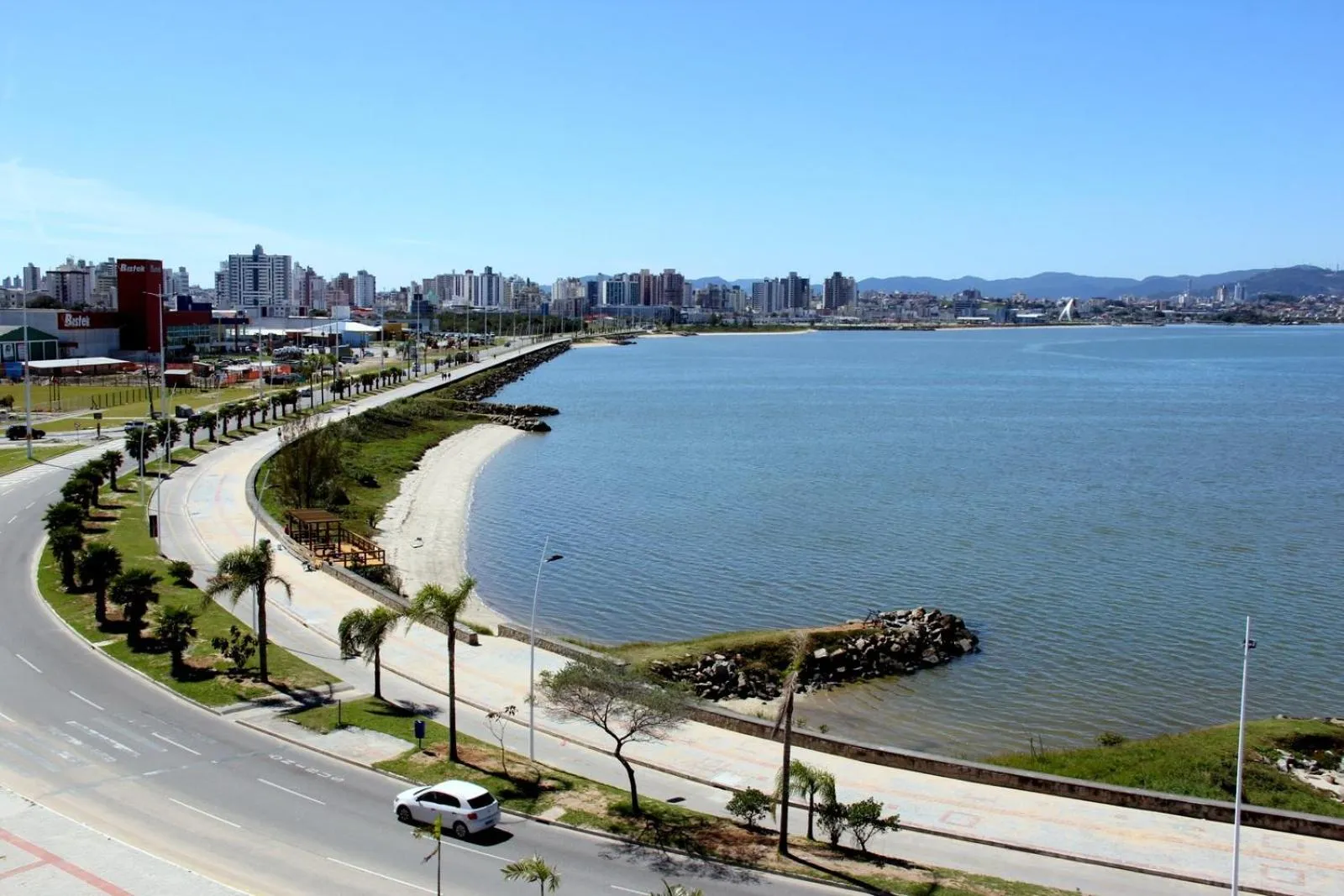 Property building in Praia Comprida Hotel