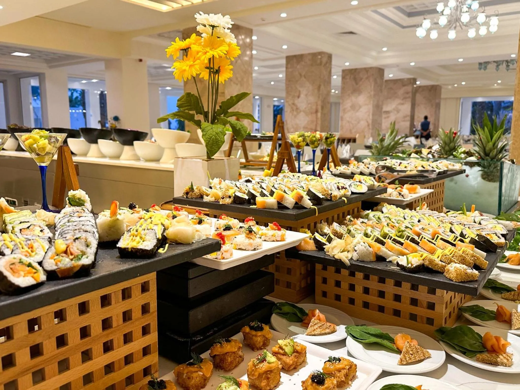 Restaurant/places to eat in Royal Azur Thalassa