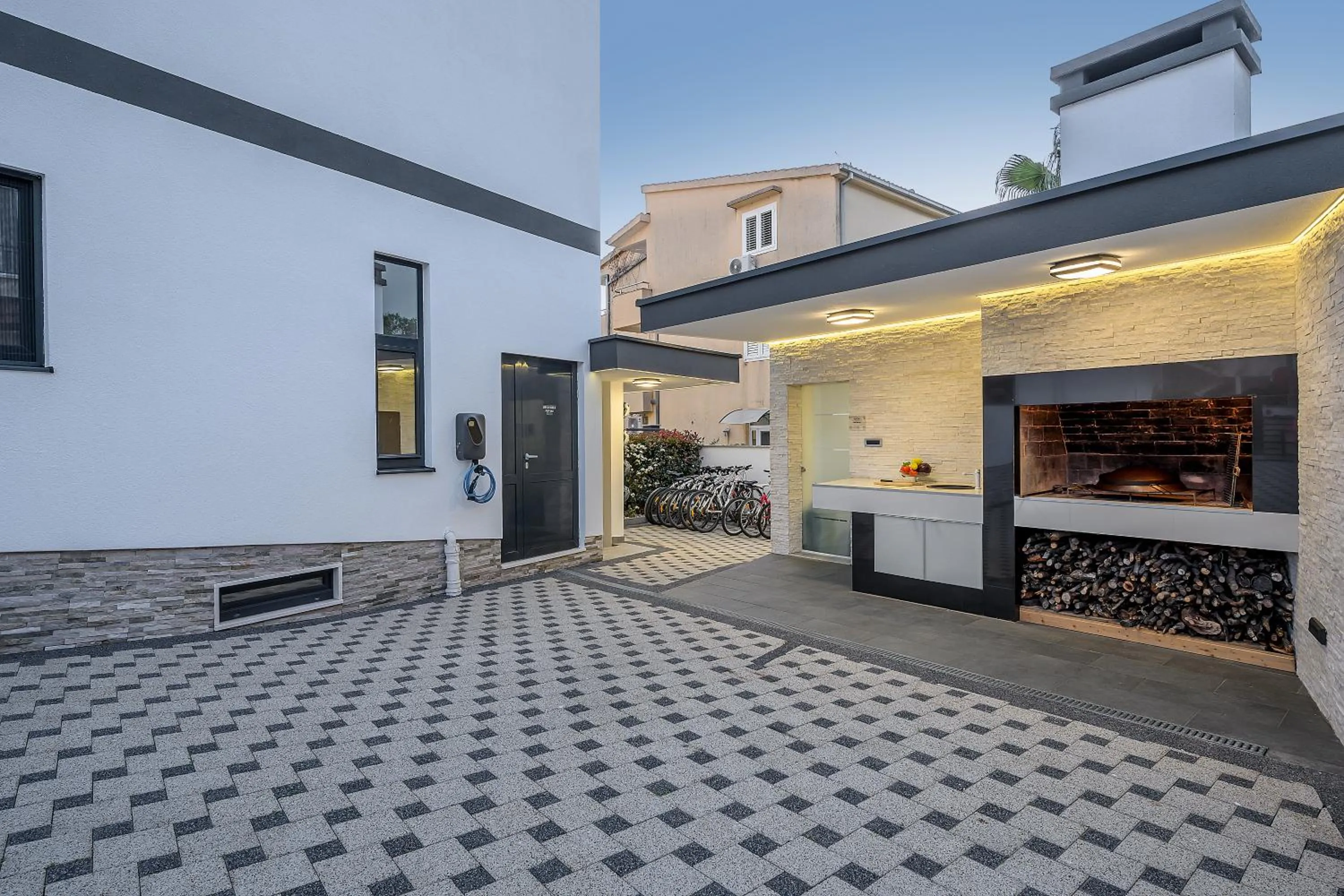 Property building in Villa Nani