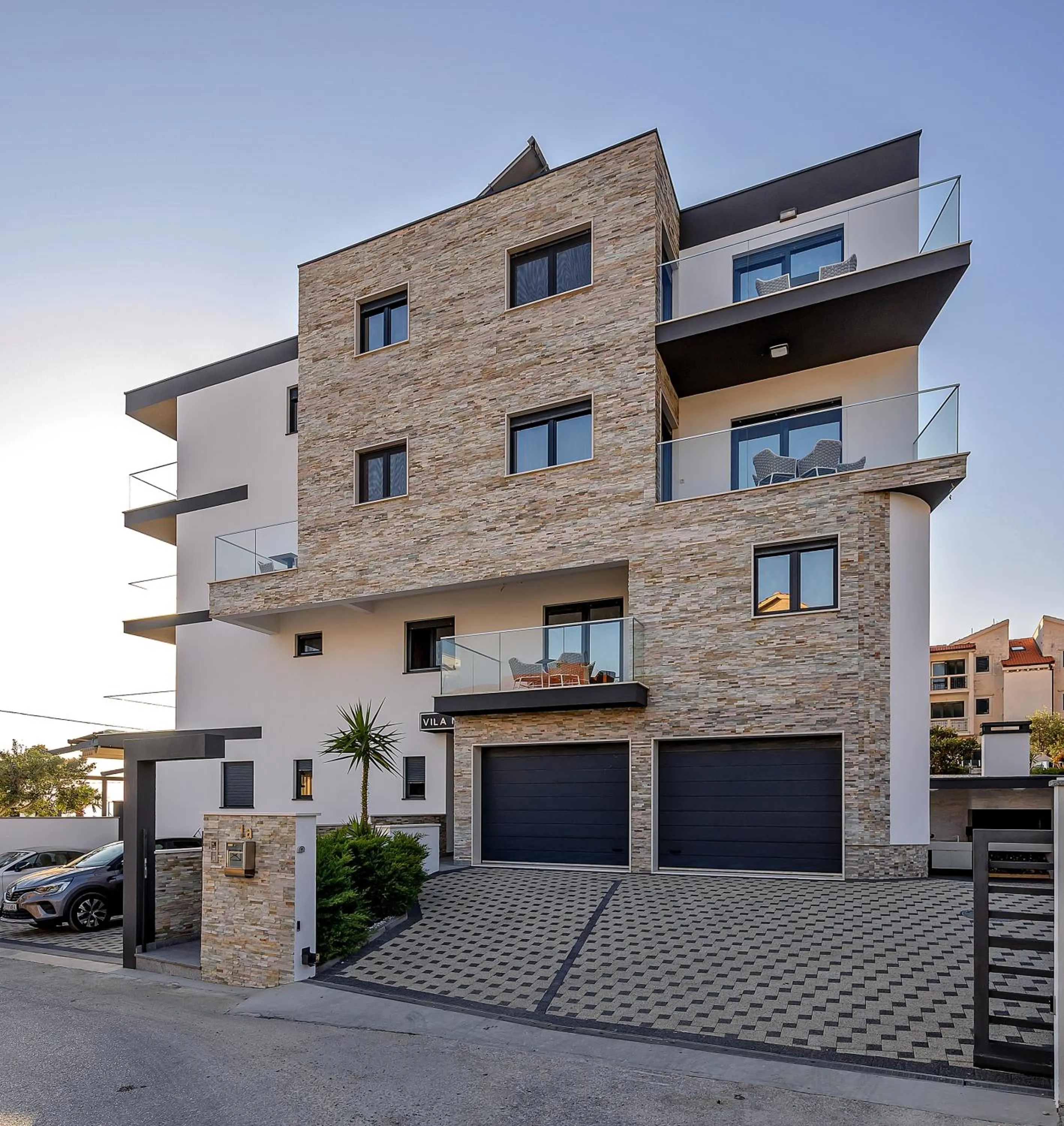 Property building in Villa Nani