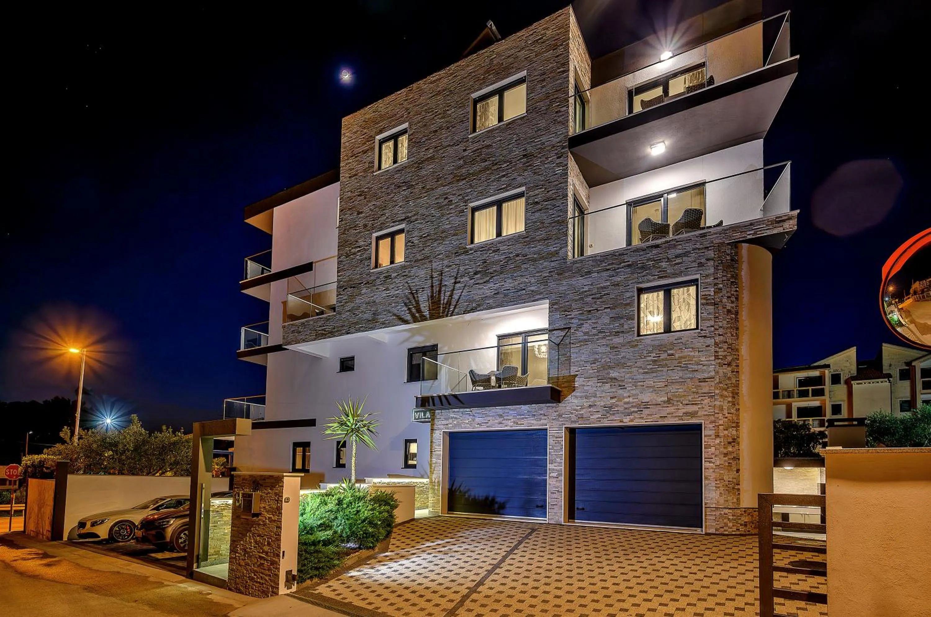 Property building in Villa Nani