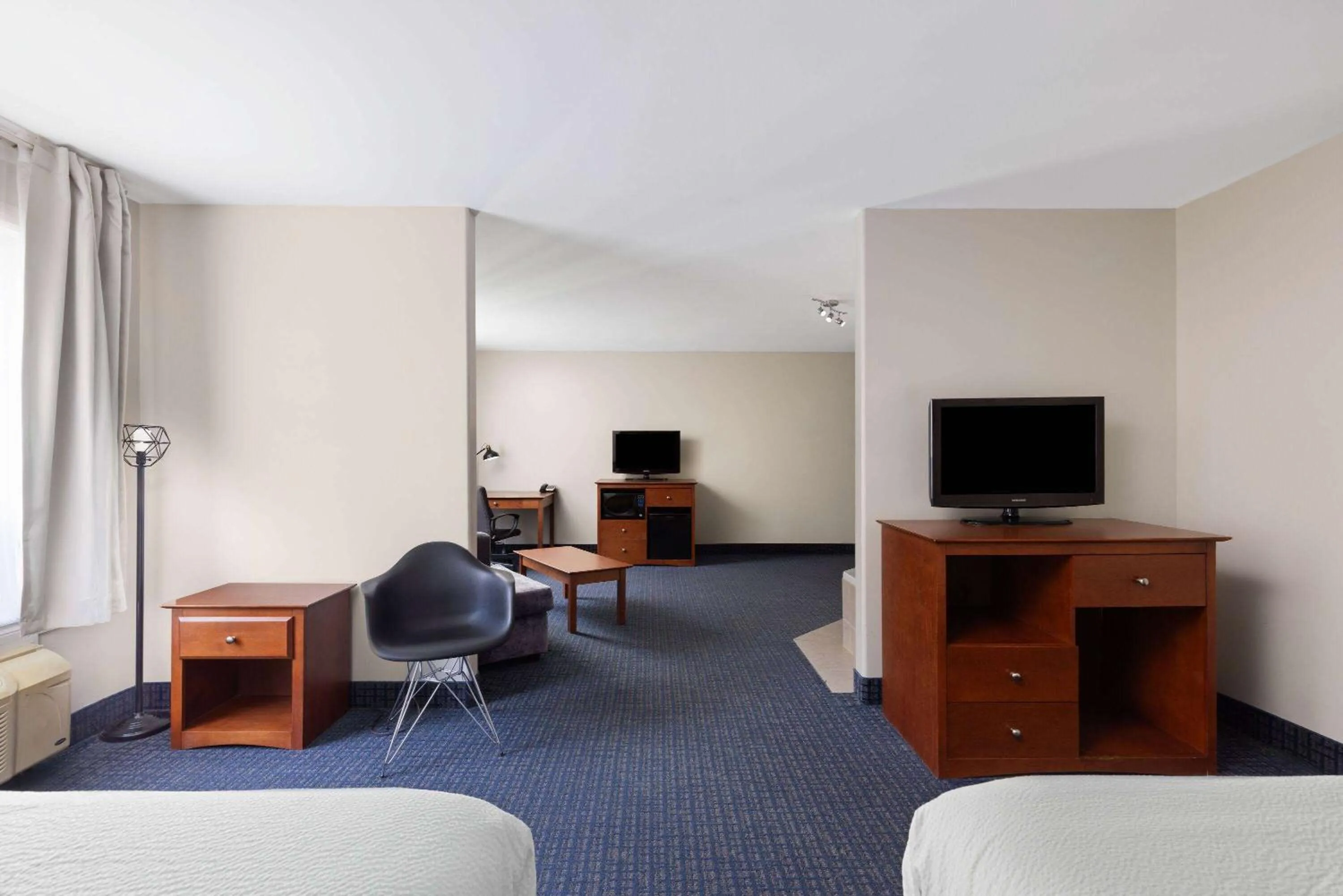 TV and multimedia, Bed in Super 8 by Wyndham Sainte Agathe Des Monts