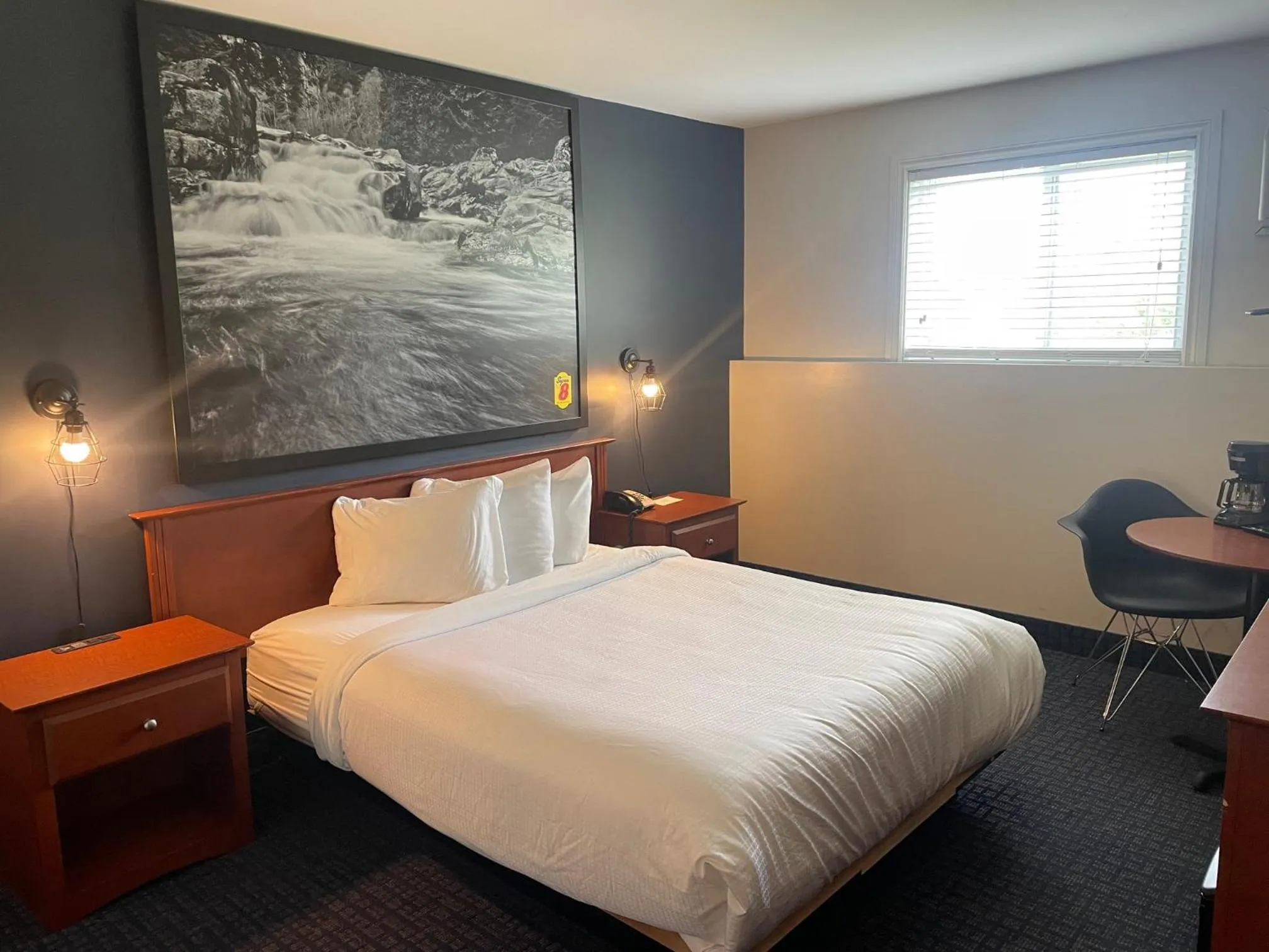 Bed in Super 8 by Wyndham Sainte Agathe Des Monts