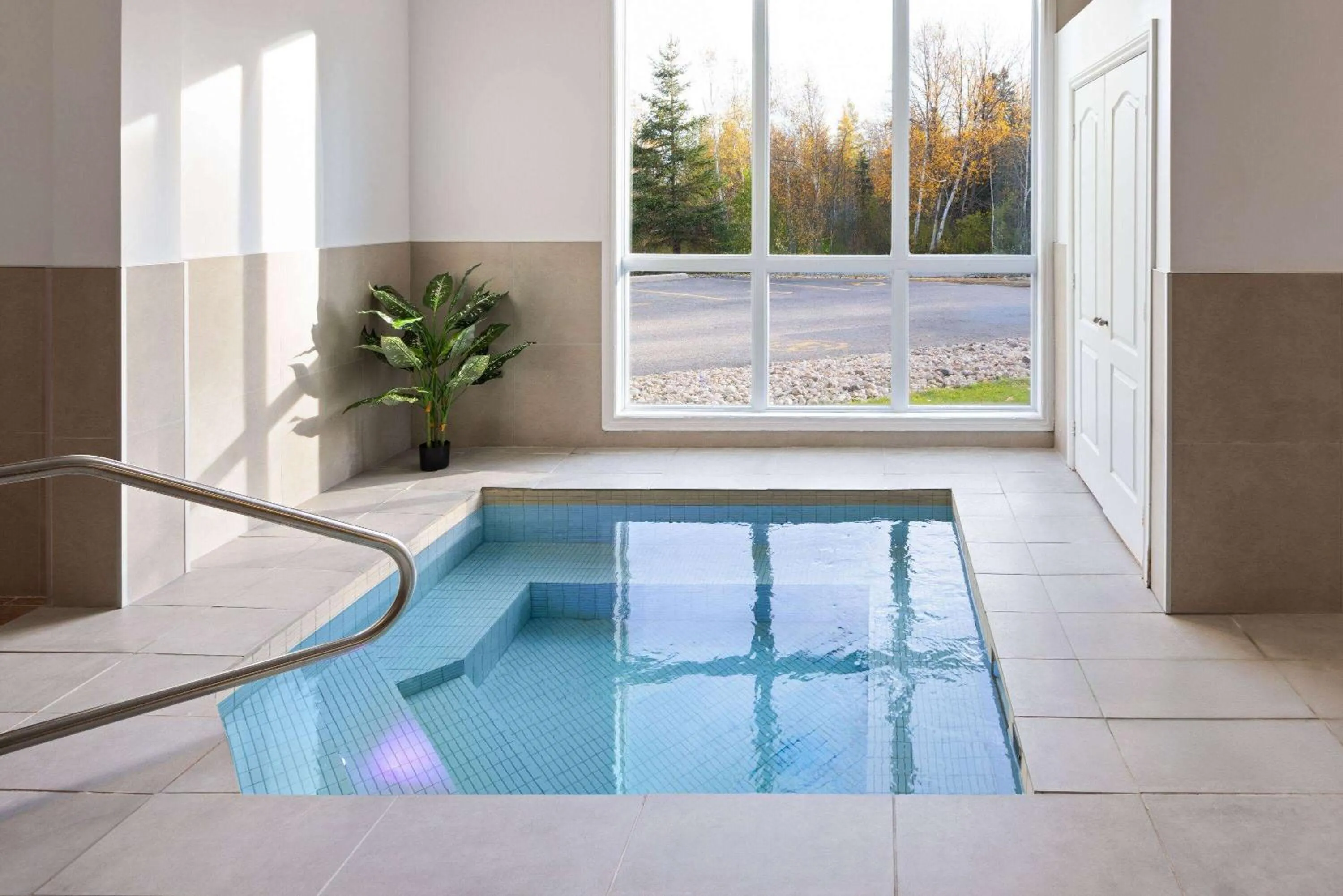 Hot Tub in Super 8 by Wyndham Sainte Agathe Des Monts