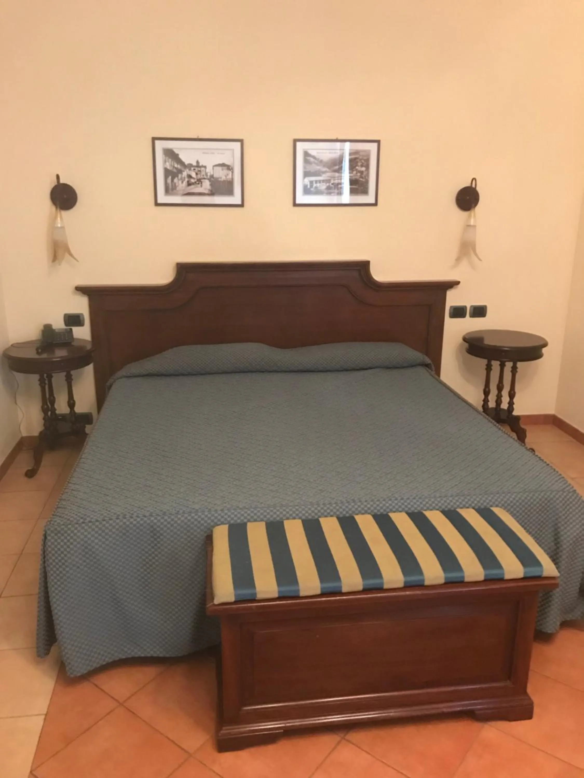 Bed in Hotel Barolo