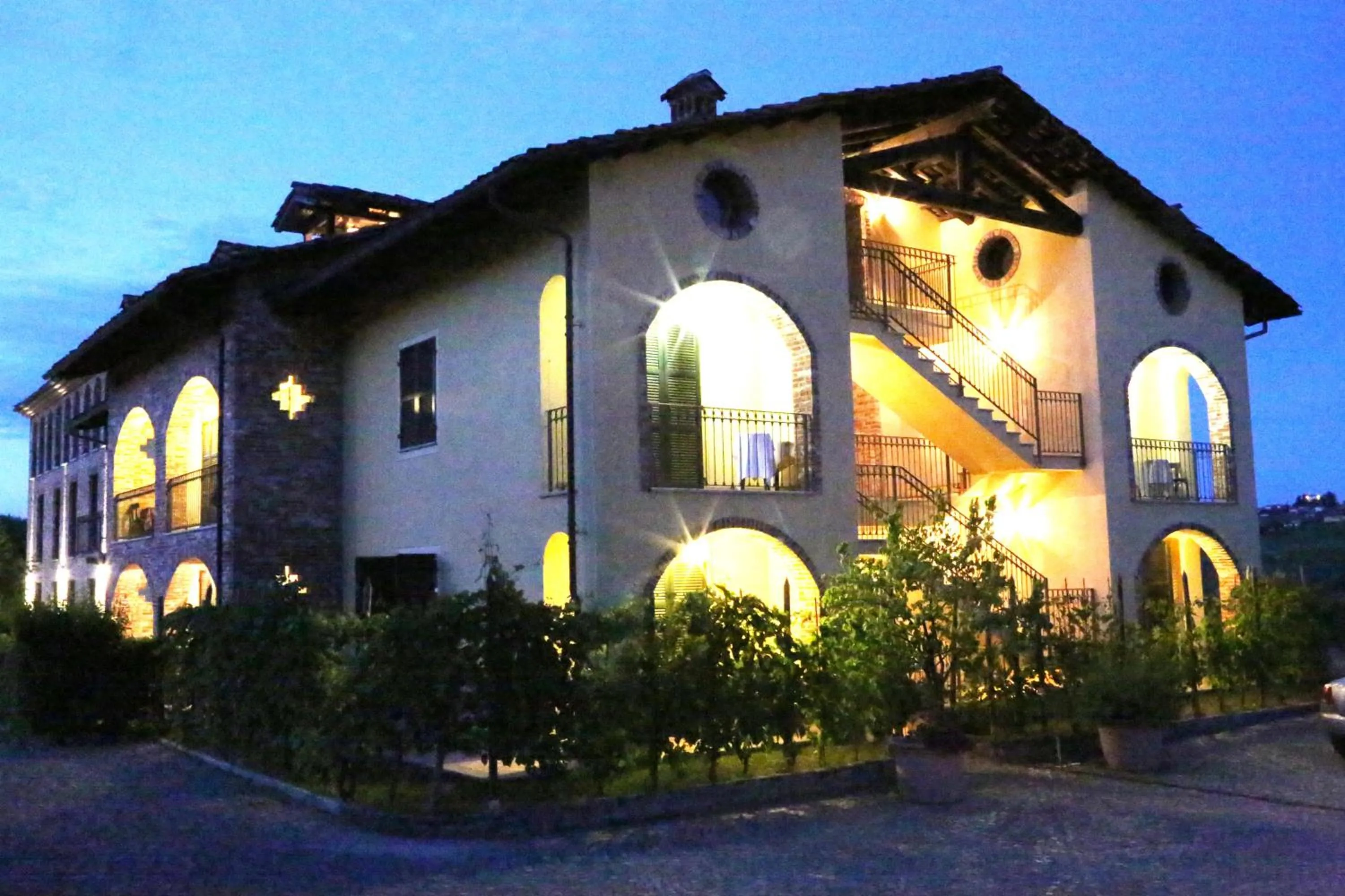 Facade/entrance in Hotel Barolo