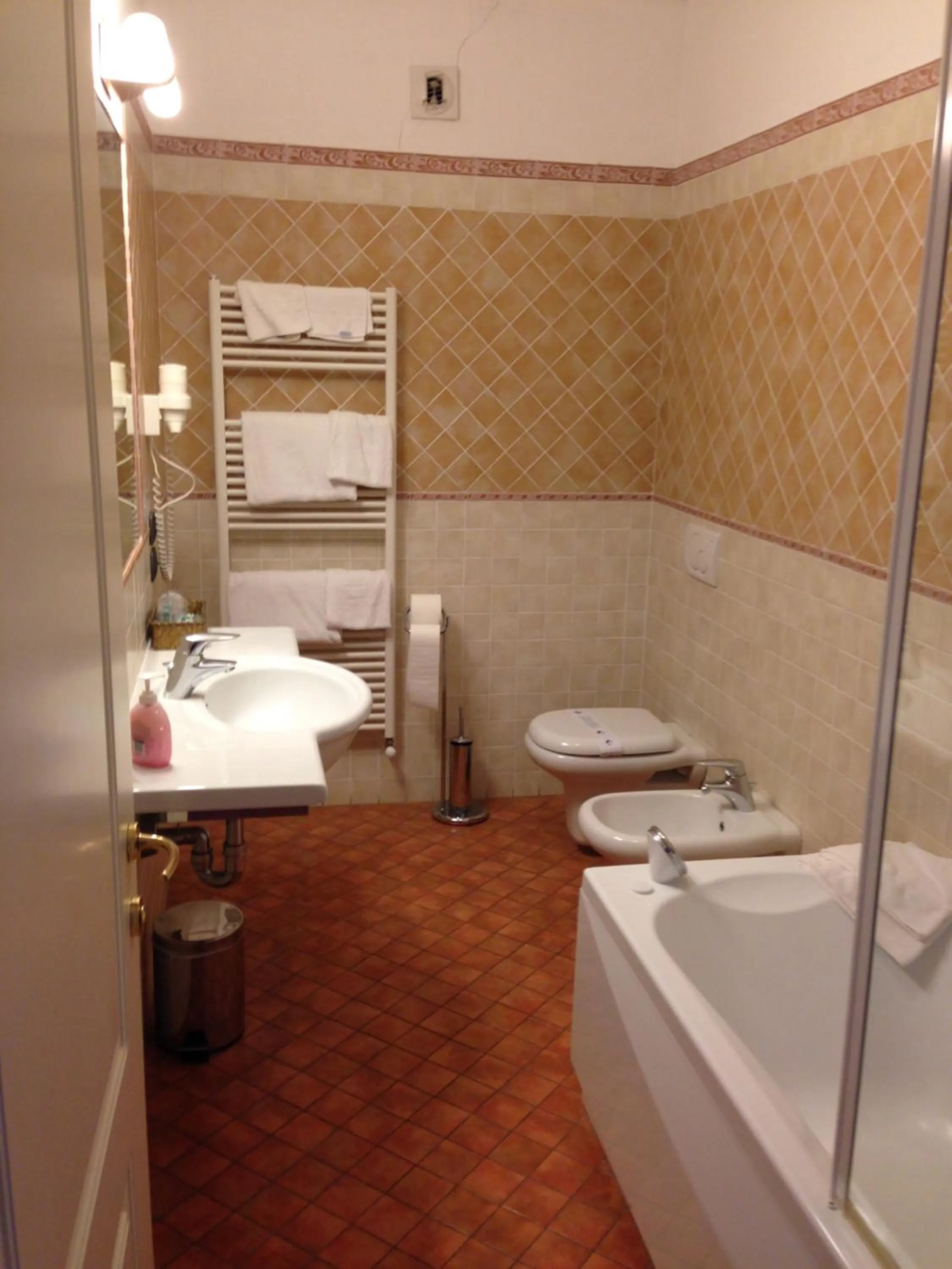 Bathroom in Hotel Barolo