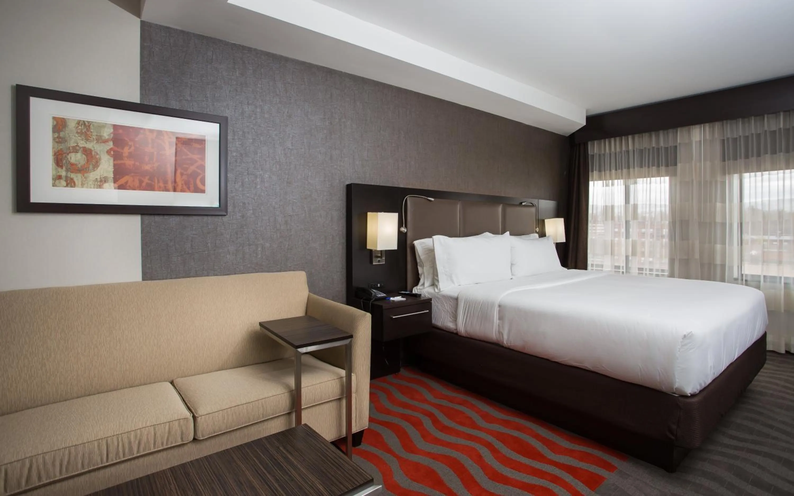Photo of the whole room, Bed in Holiday Inn Express - Springfield Downtown by IHG