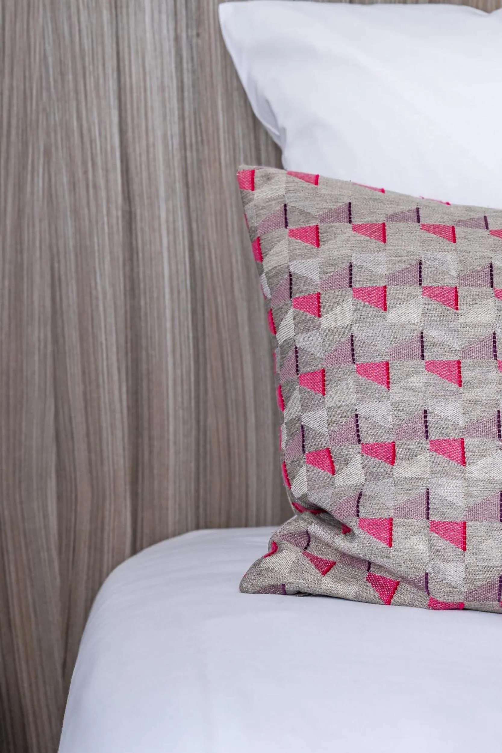 Bed in Hôtel La Maison des Croisades - Au pied des Remparts