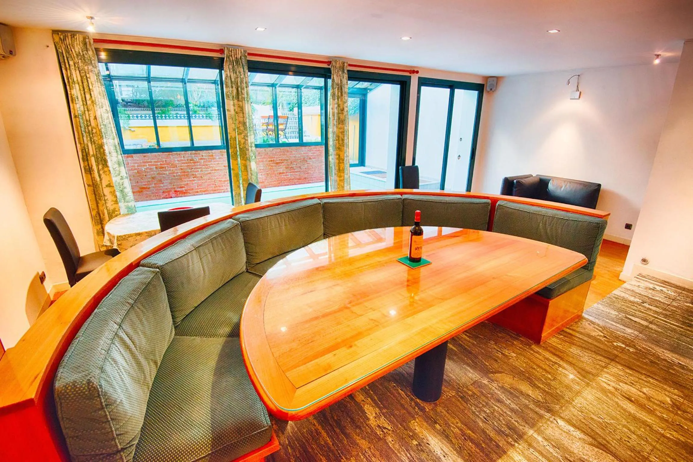 Patio in Paris-Oasis Montmartre