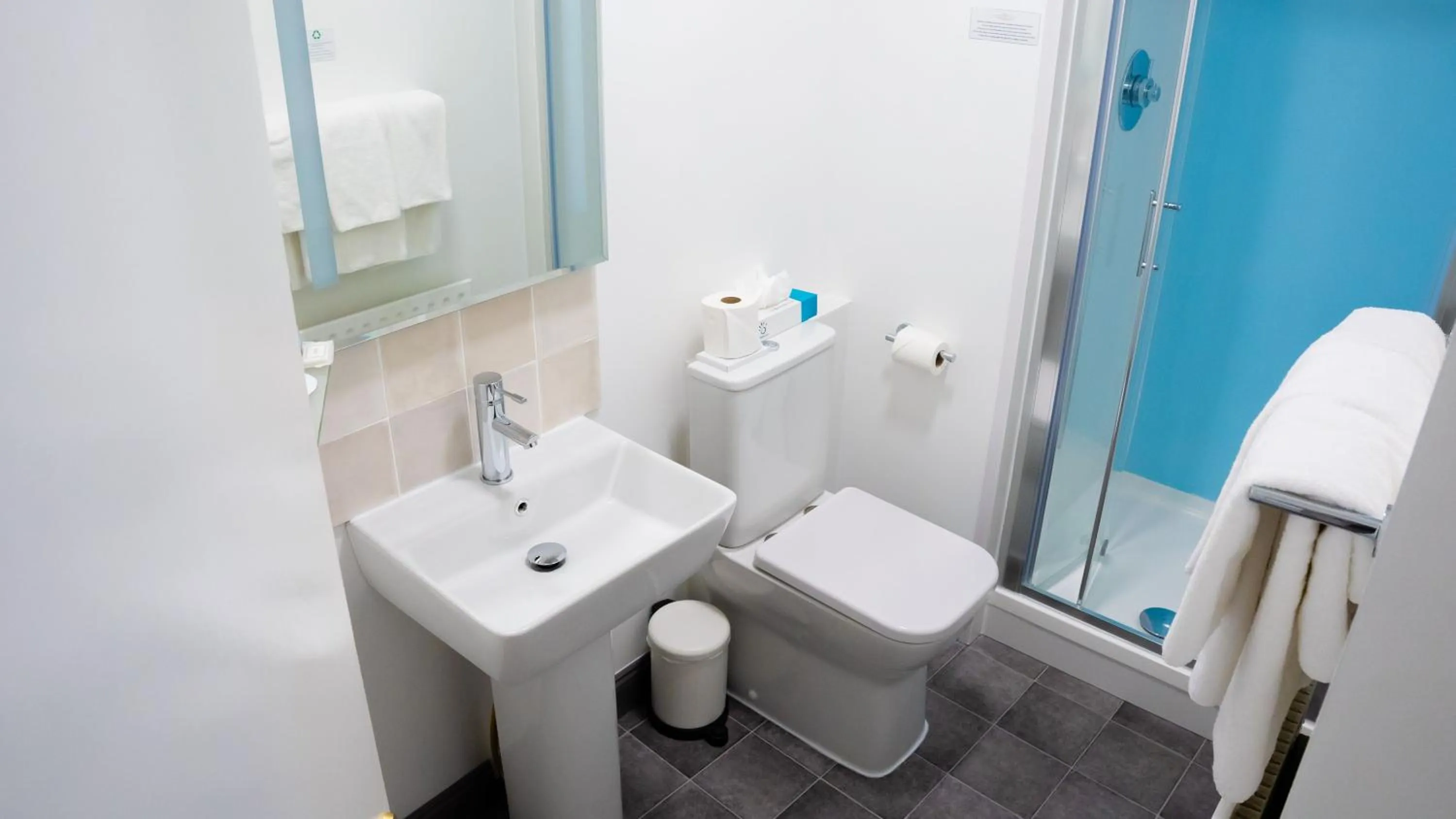 Bathroom in Beresford Hotel