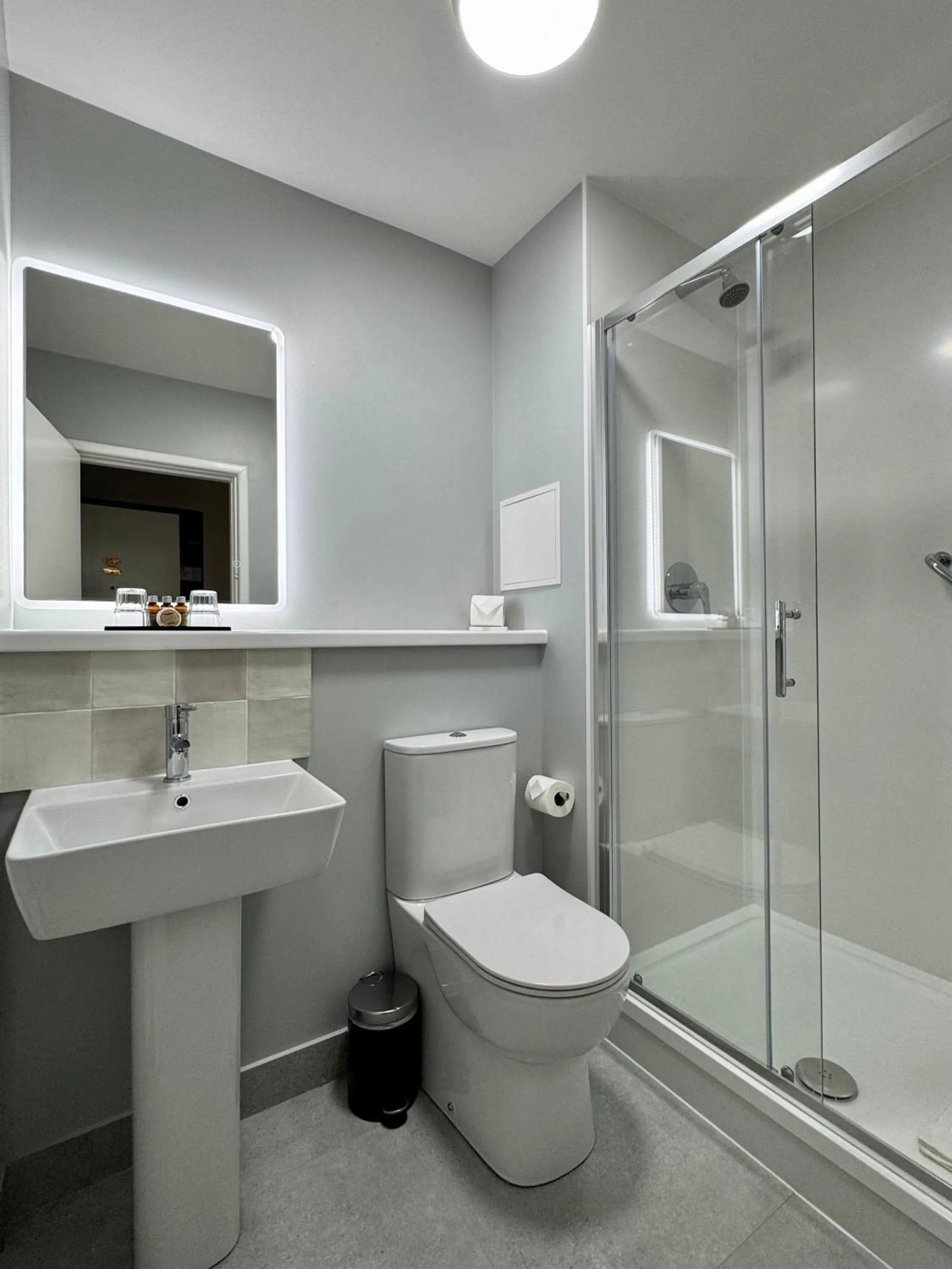 Bathroom in Beresford Hotel