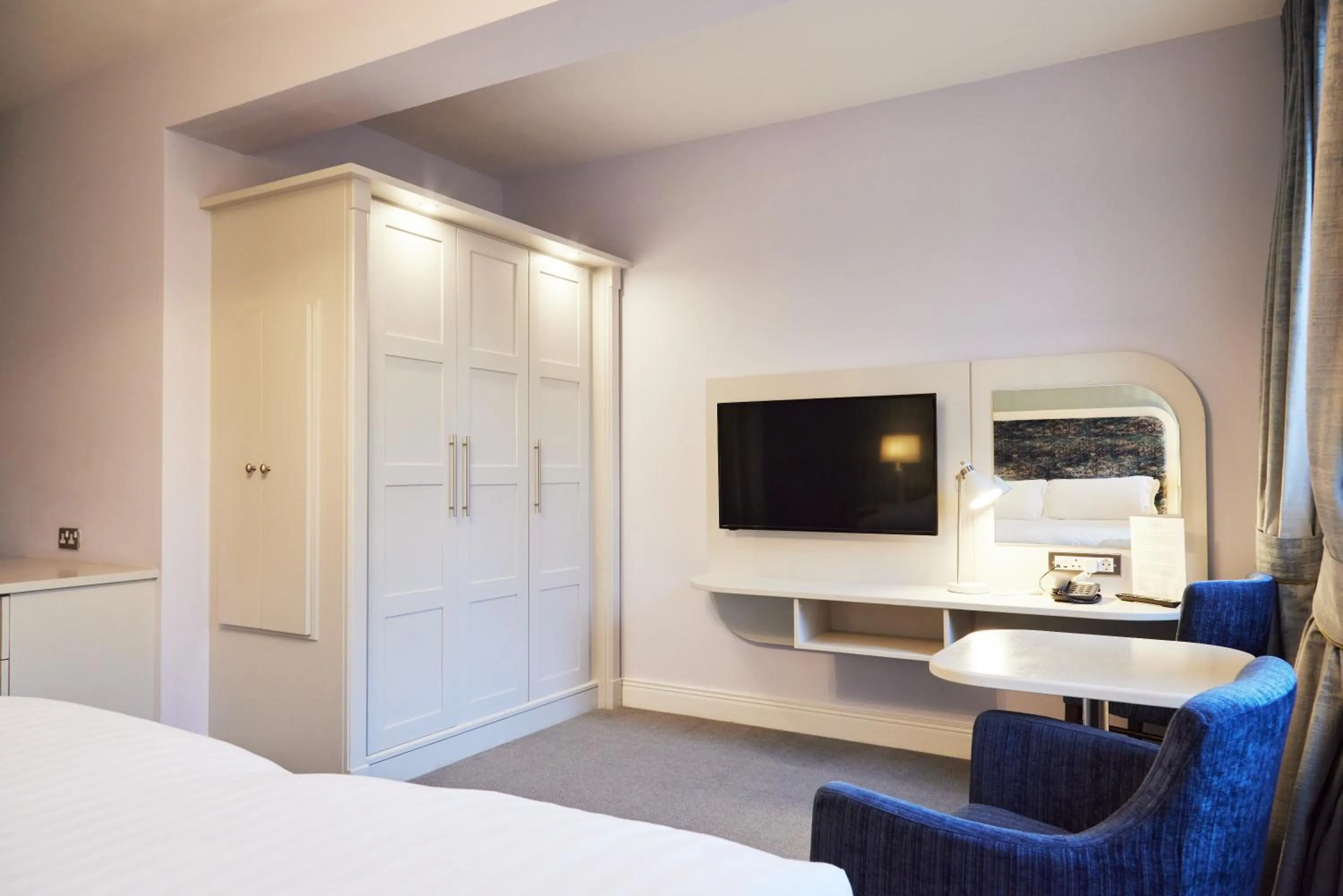 Bedroom, Bed in Hotel Isaacs Cork City