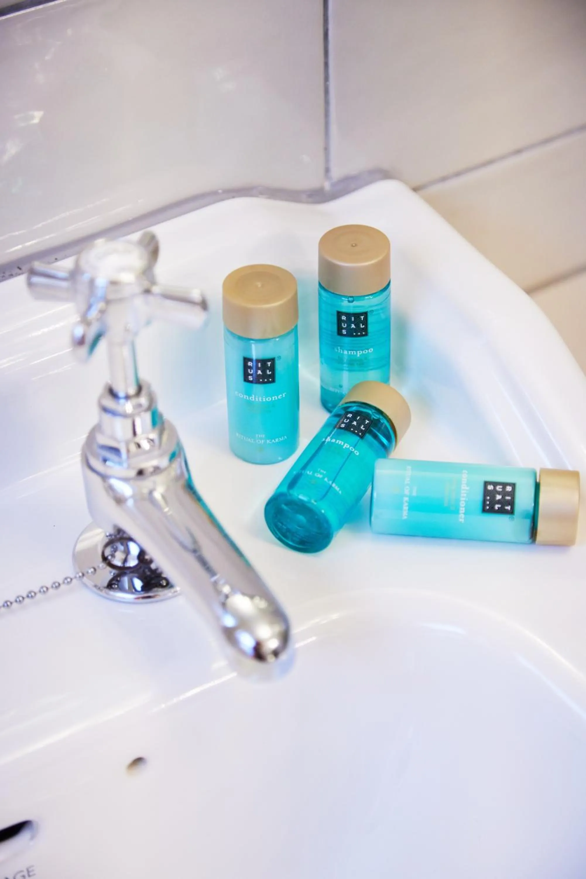 Bathroom in Hotel Isaacs Cork City