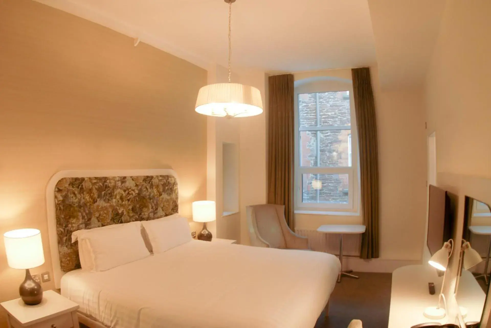Superior Double Room in Hotel Isaacs Cork City Superior Double Room in Hotel Isaacs Cork City
