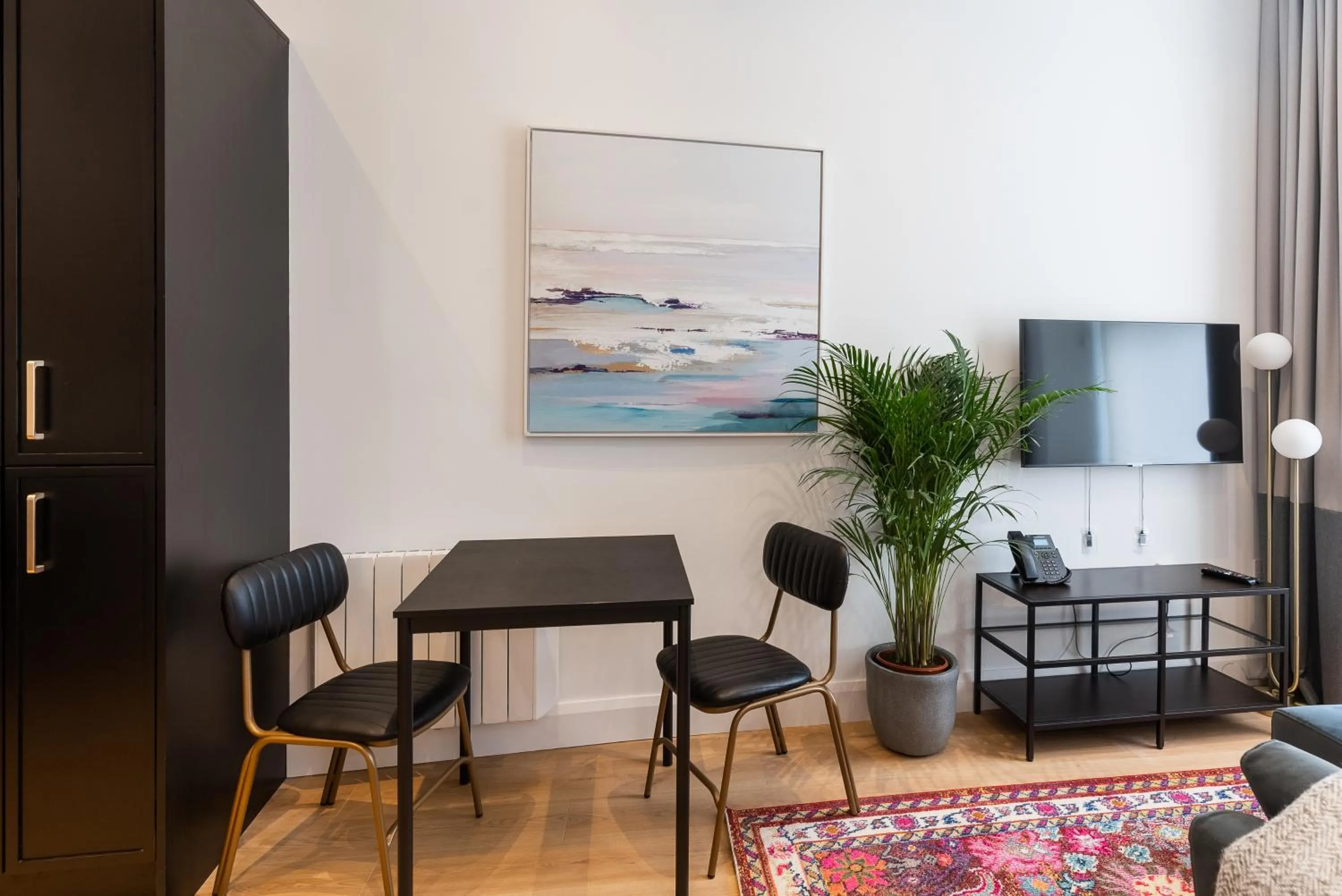 Seating area in Hotel Isaacs Cork City