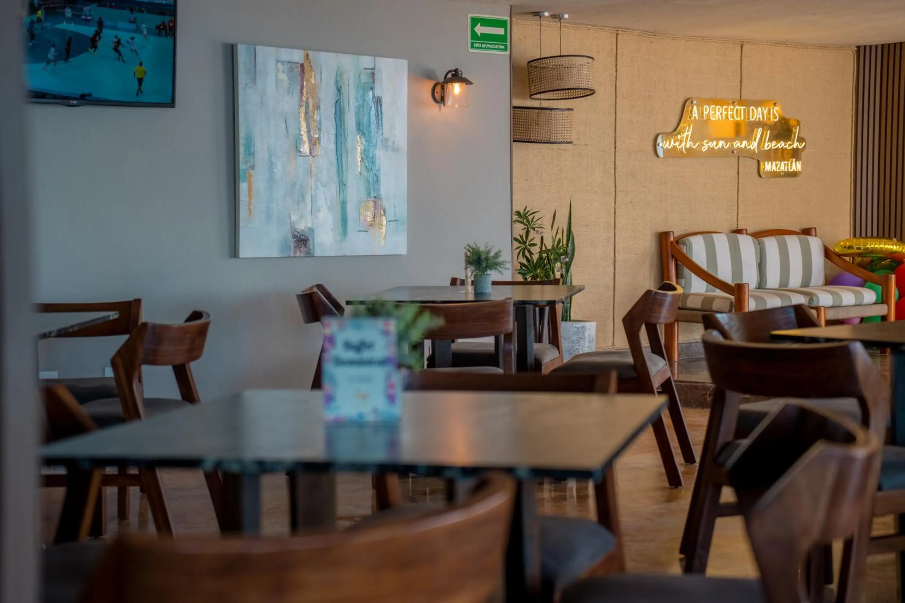 Restaurant/places to eat in Las Flores Beach Resort