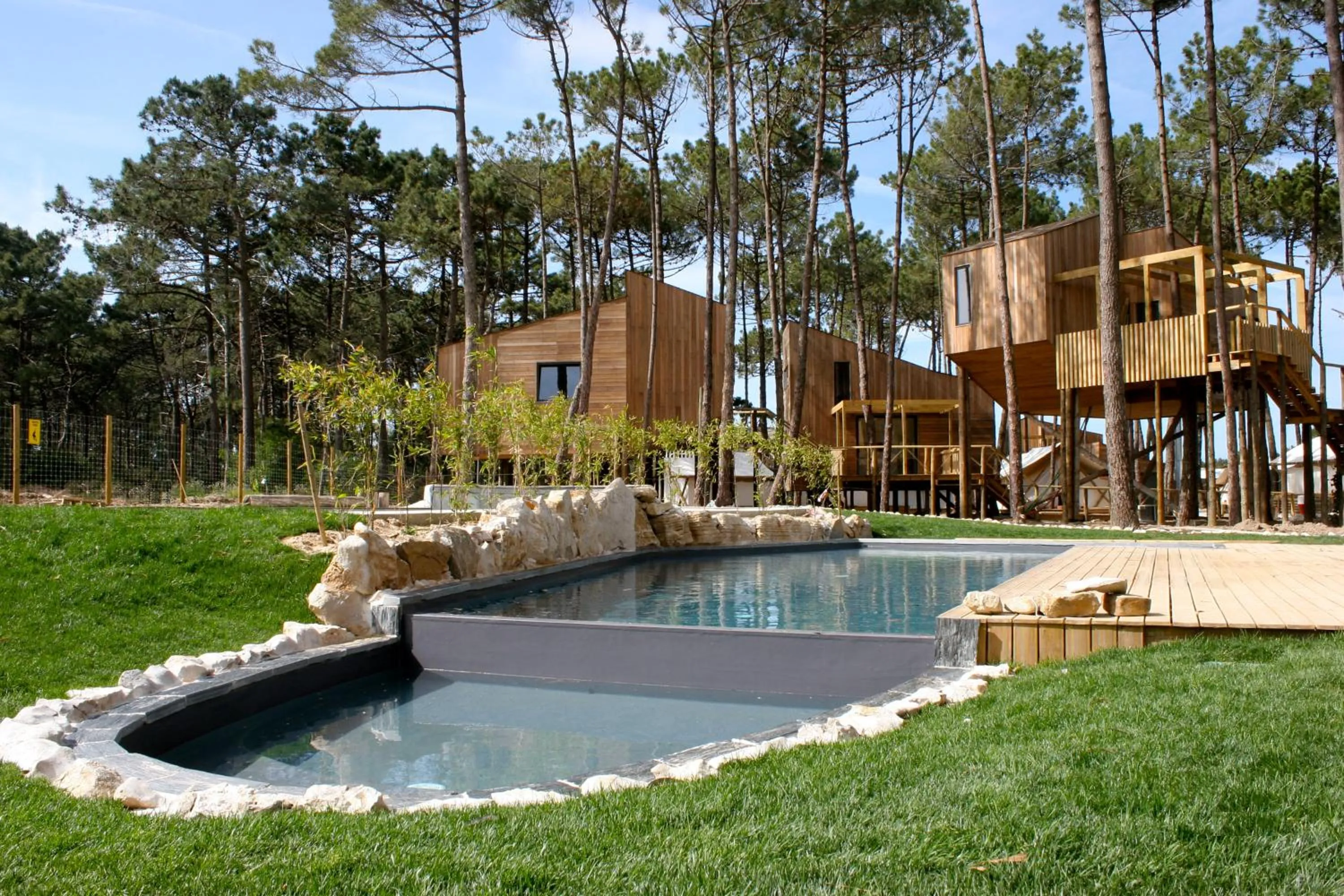 Area and facilities in Bukubaki Eco Surf