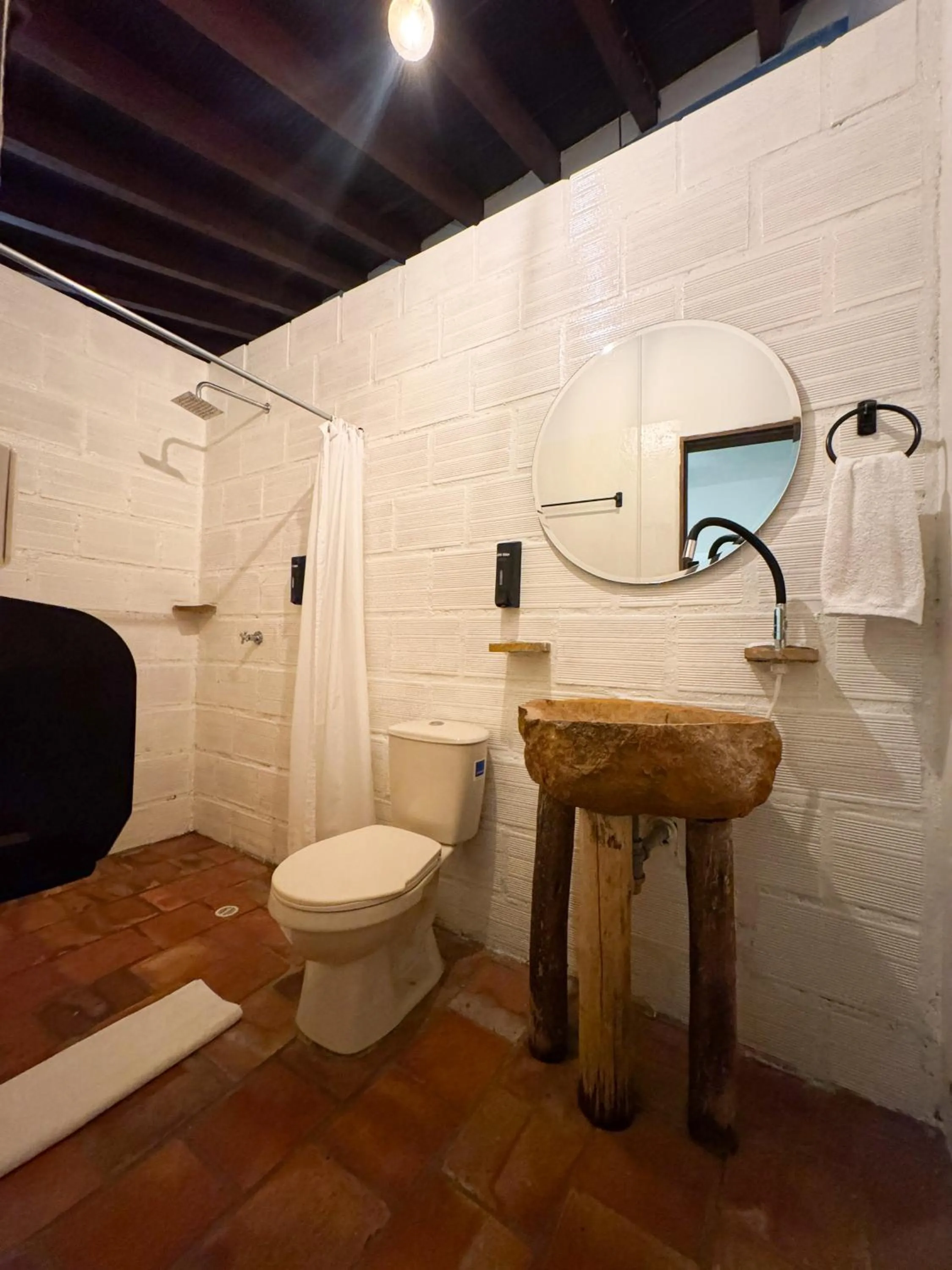 Bathroom in Traveler Hostel