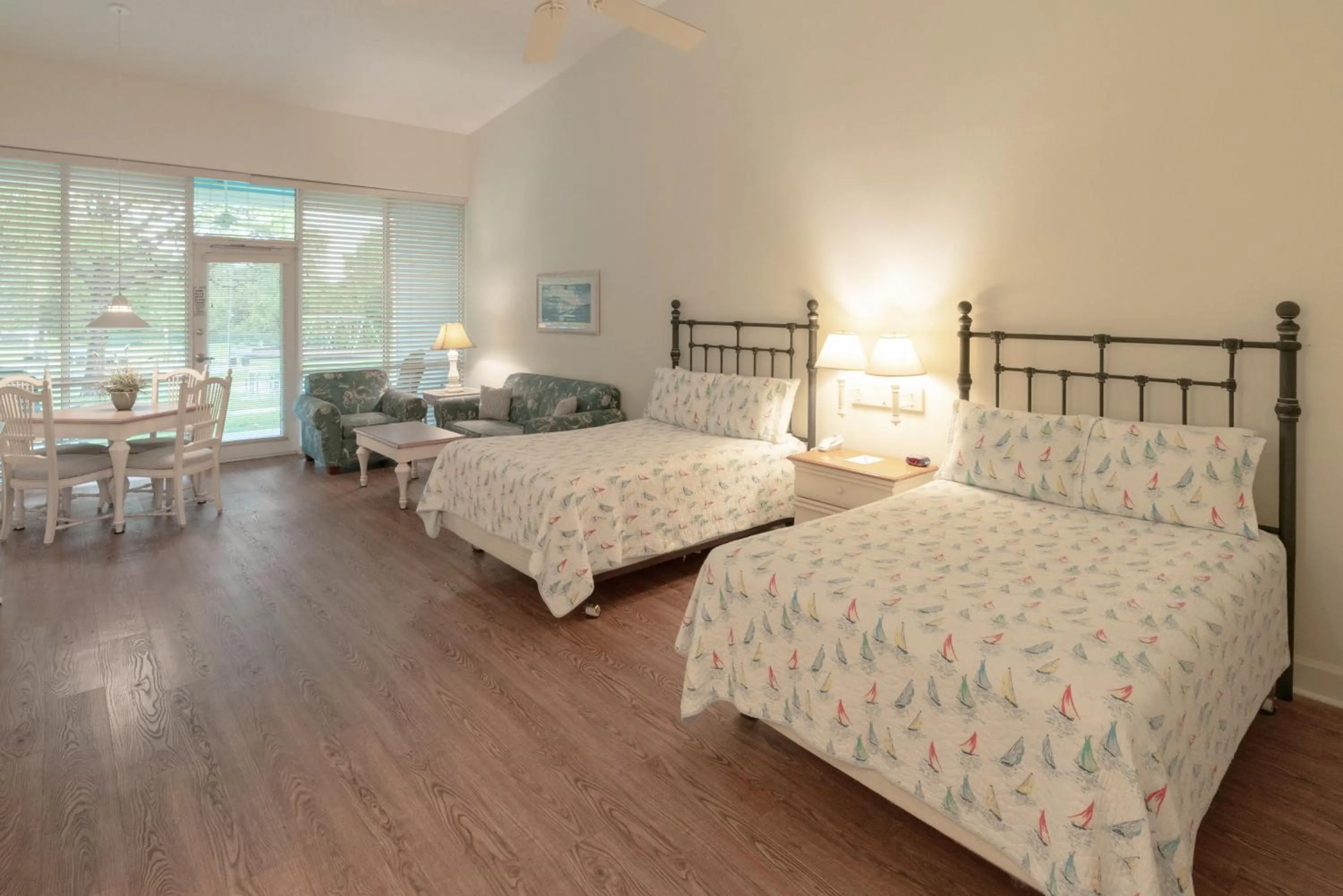 Photo of the whole room, Bed in Sun Retreats Dunedin