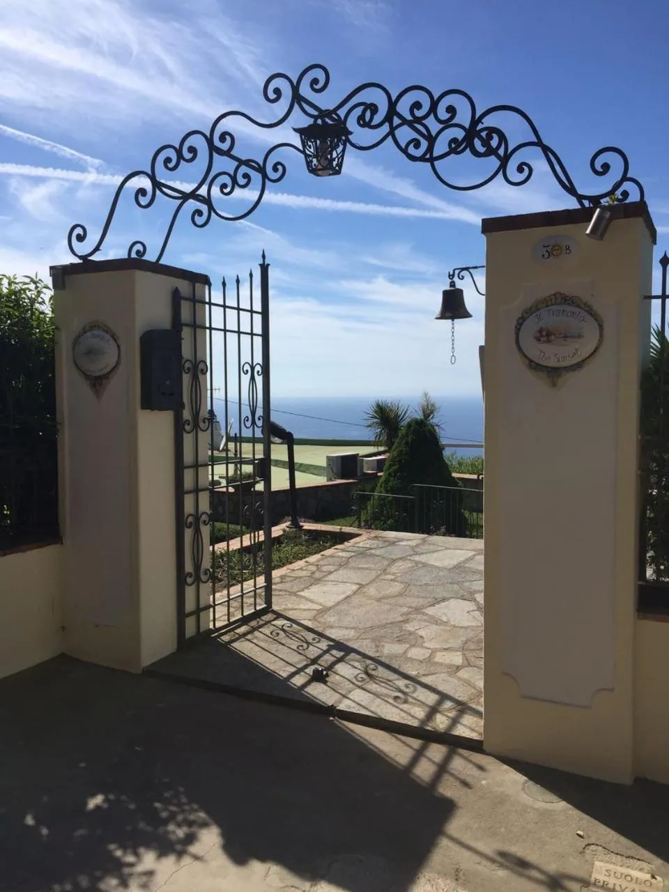 Facade/entrance in B&B Il Tramonto