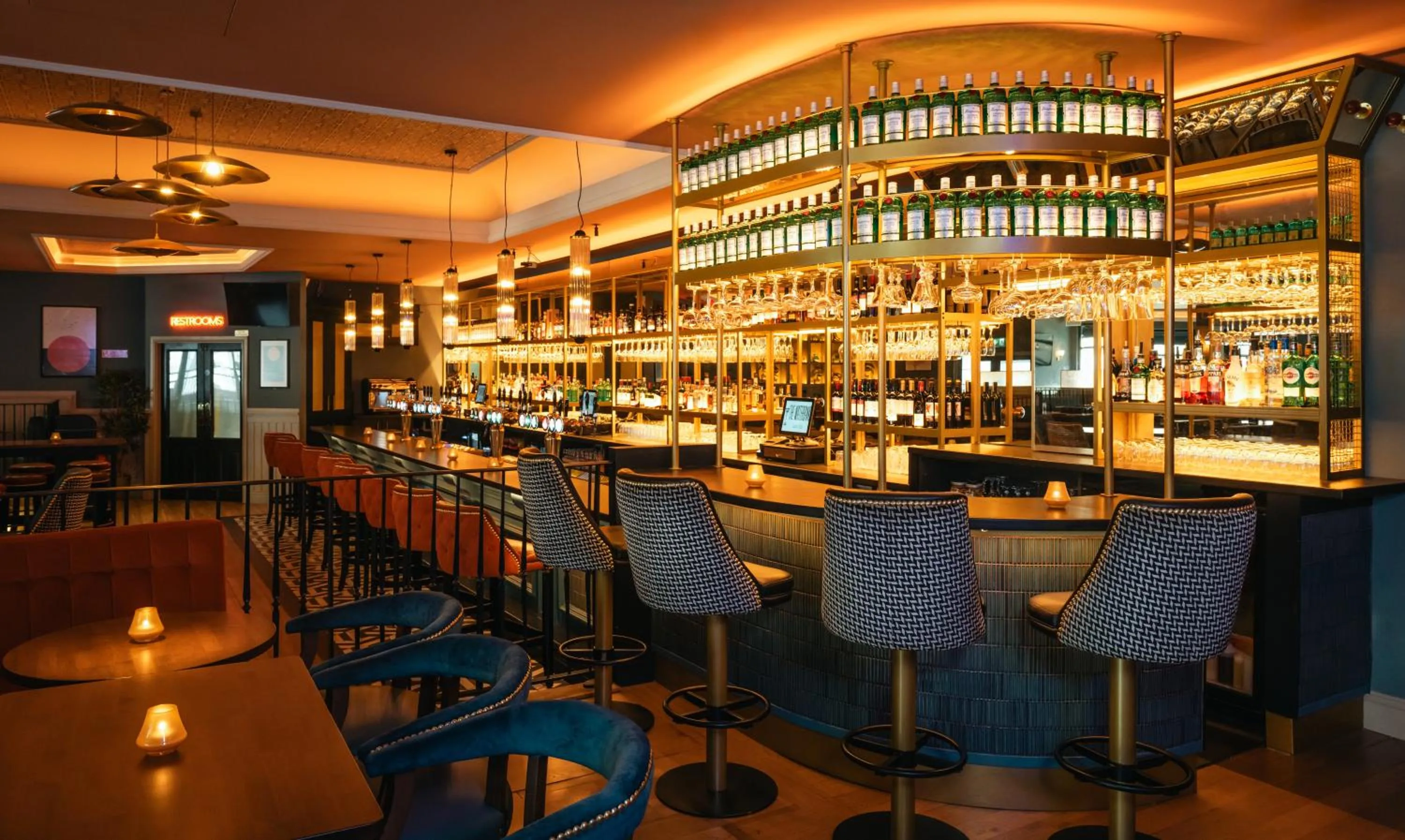 Lounge or bar in Grand Canal Hotel