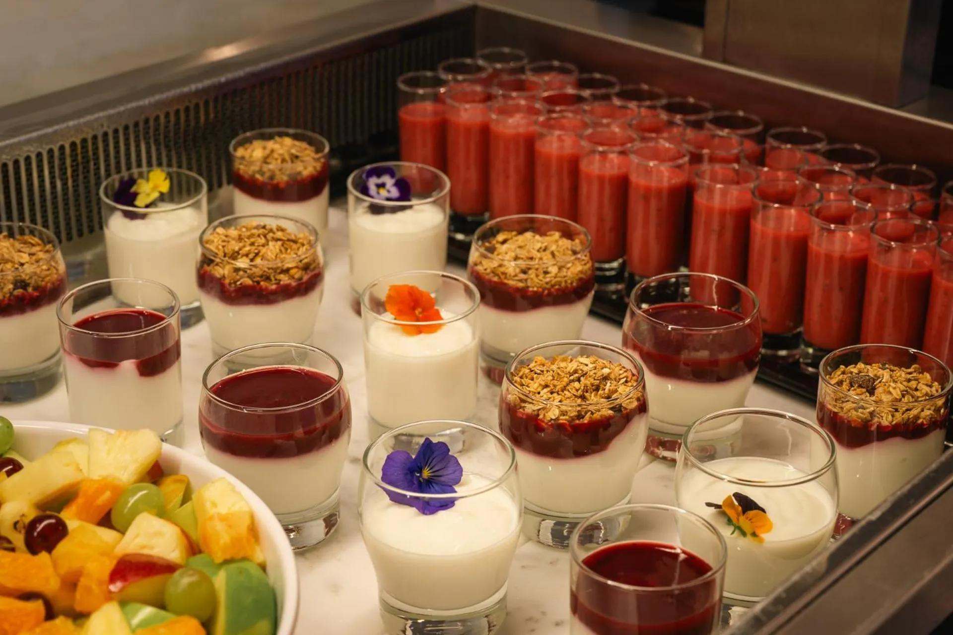 Restaurant/places to eat in Grand Canal Hotel