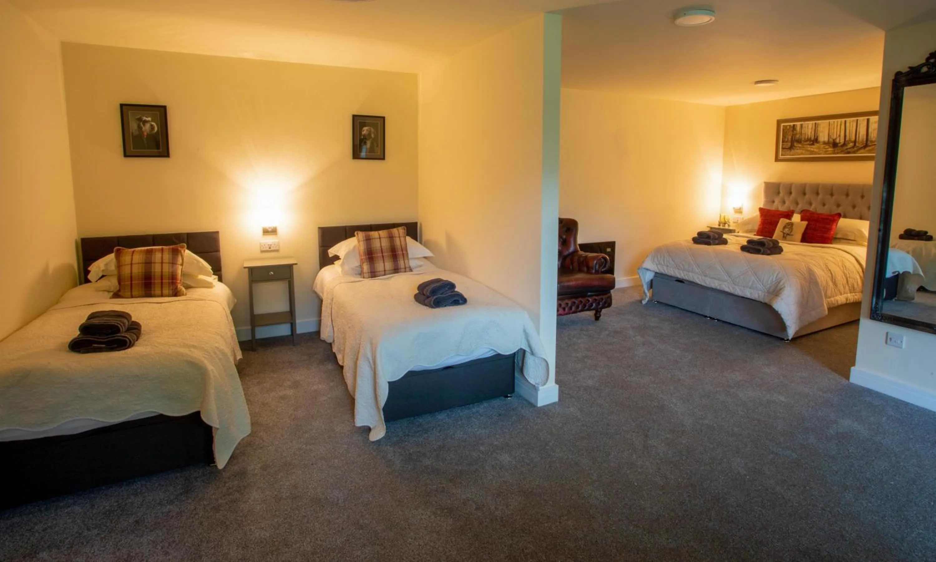 Photo of the whole room, Bed in The Moon Inn at Stoney Middleton