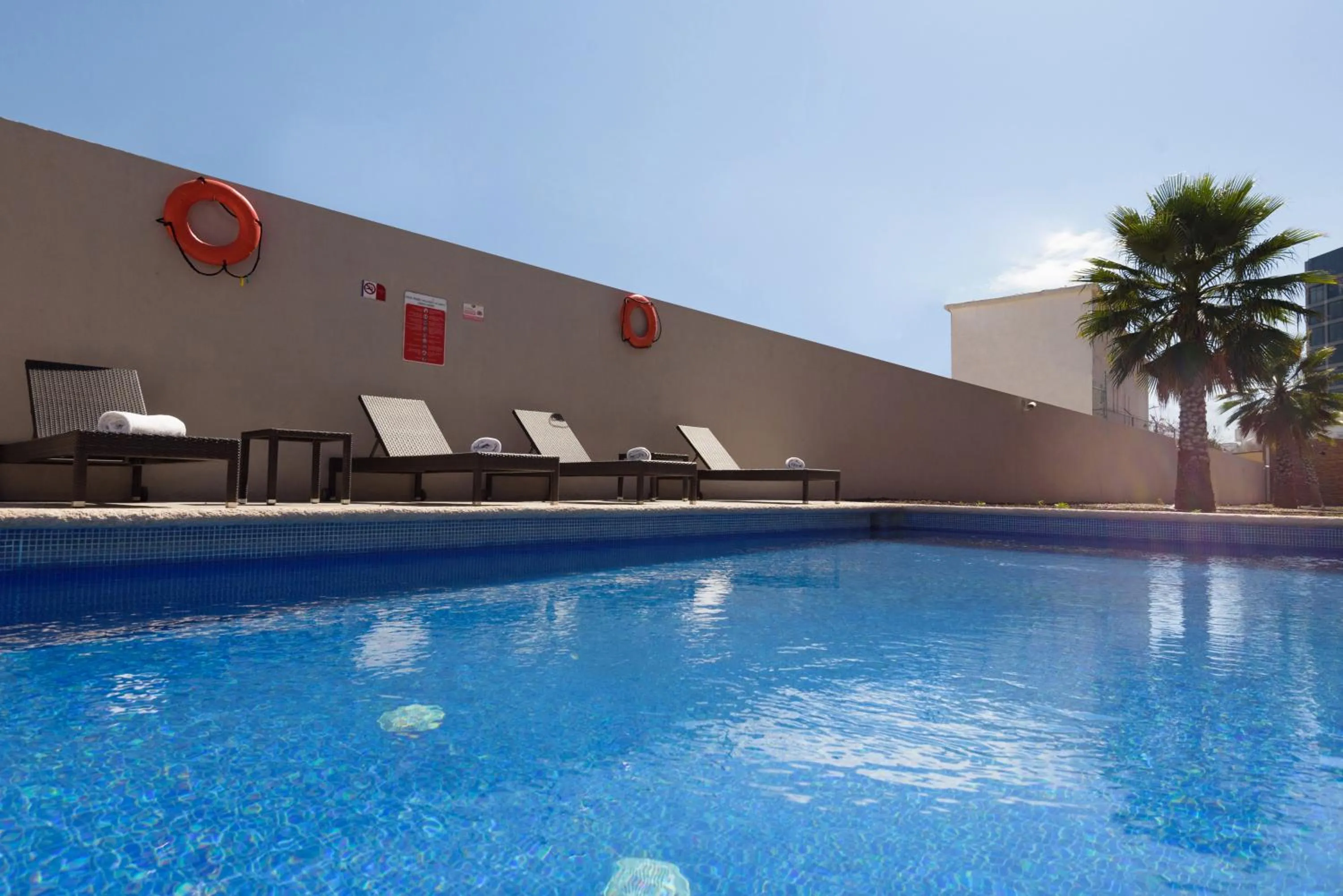 Pool view in Extended Suites Mexicali Catavina