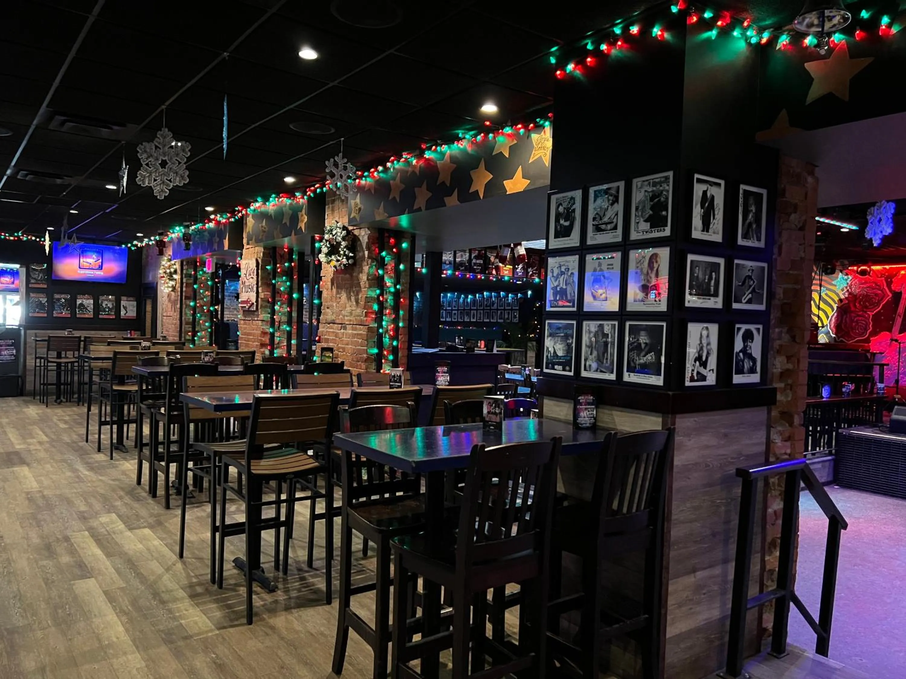 Lounge or bar in Commercial Hotel