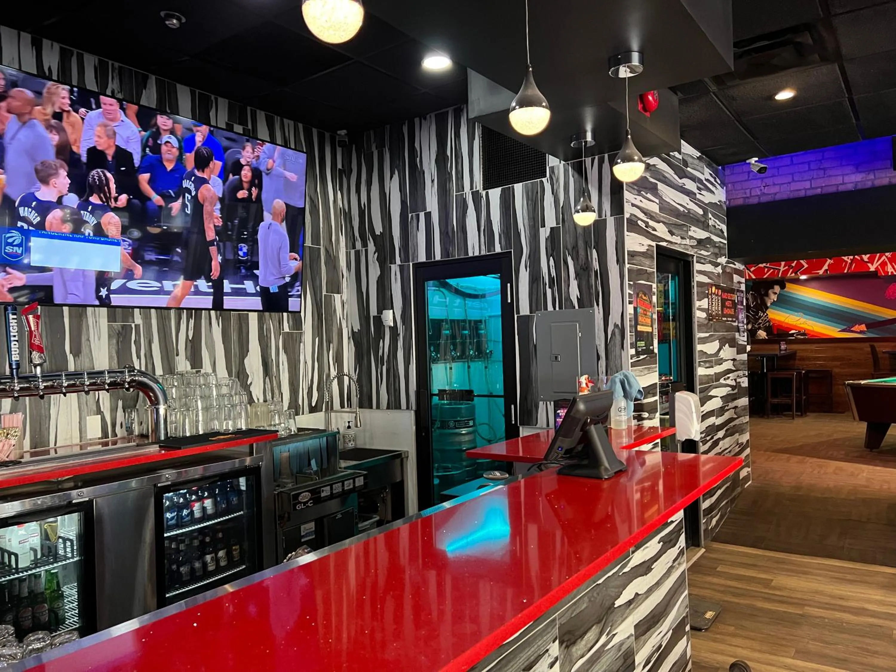 TV and multimedia in Commercial Hotel