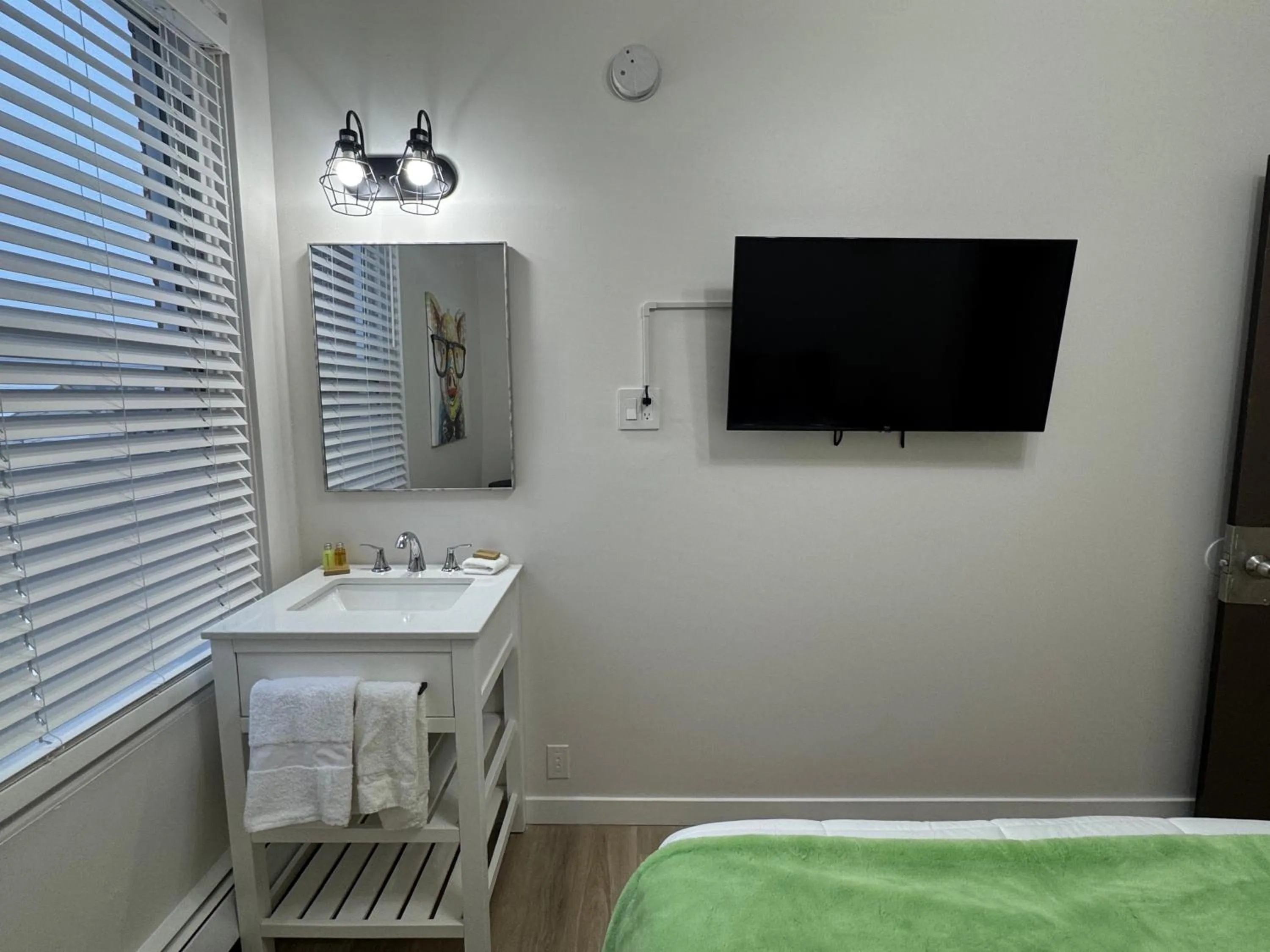 TV and multimedia, Bed in Commercial Hotel